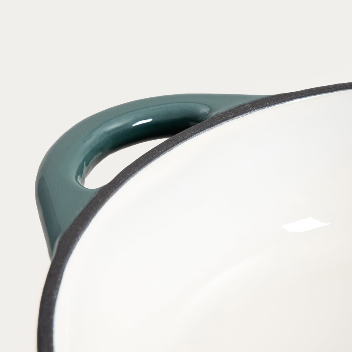 Garnek żeliwny ANDREAS bordowy płaski ombre 28 cm 2,5 l