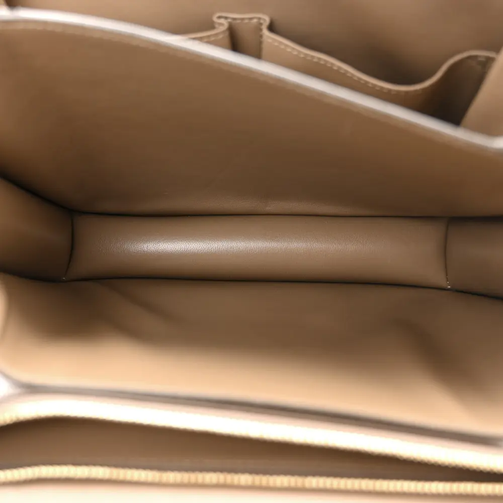 Celine Taupe Replica Handbags – Medium Classic Box Flap Bag1:1High-quality replica