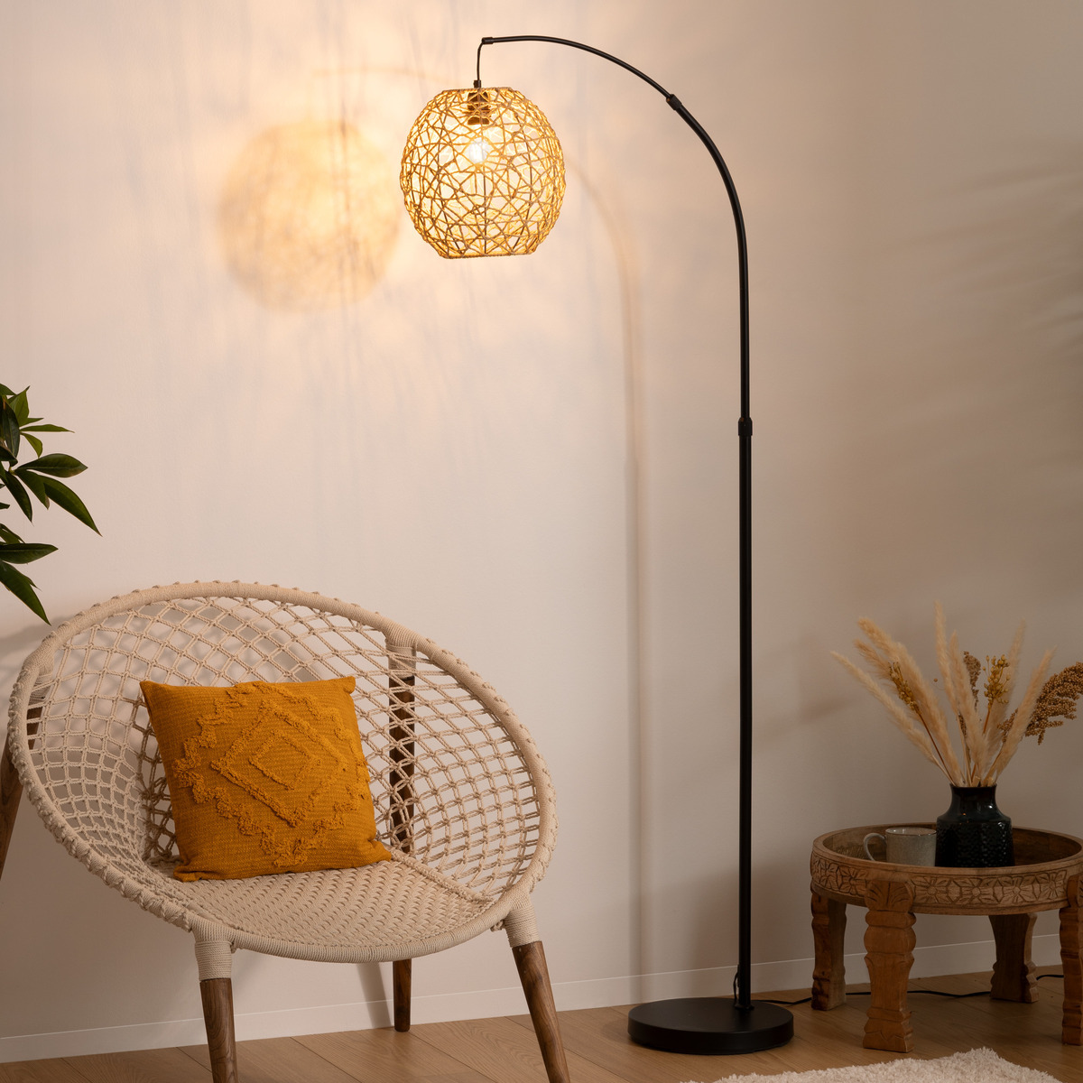 Arc floor lamp "Raahe" Black metal, H.180 cm