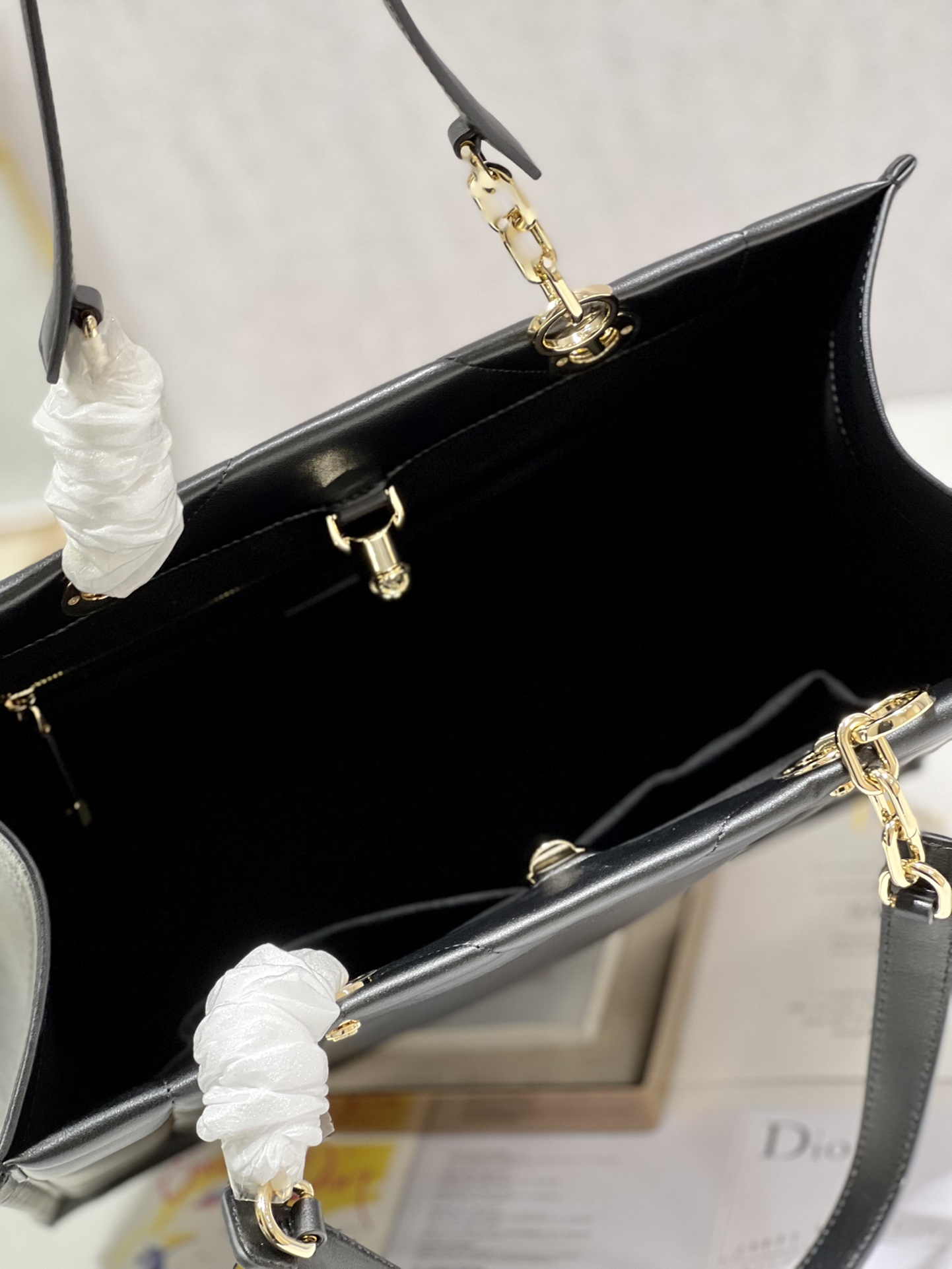 Medium Dior Essential Tote Bag Black For Women 14.7in/37cm M8721OZVJ_M9001:1High-quality replica