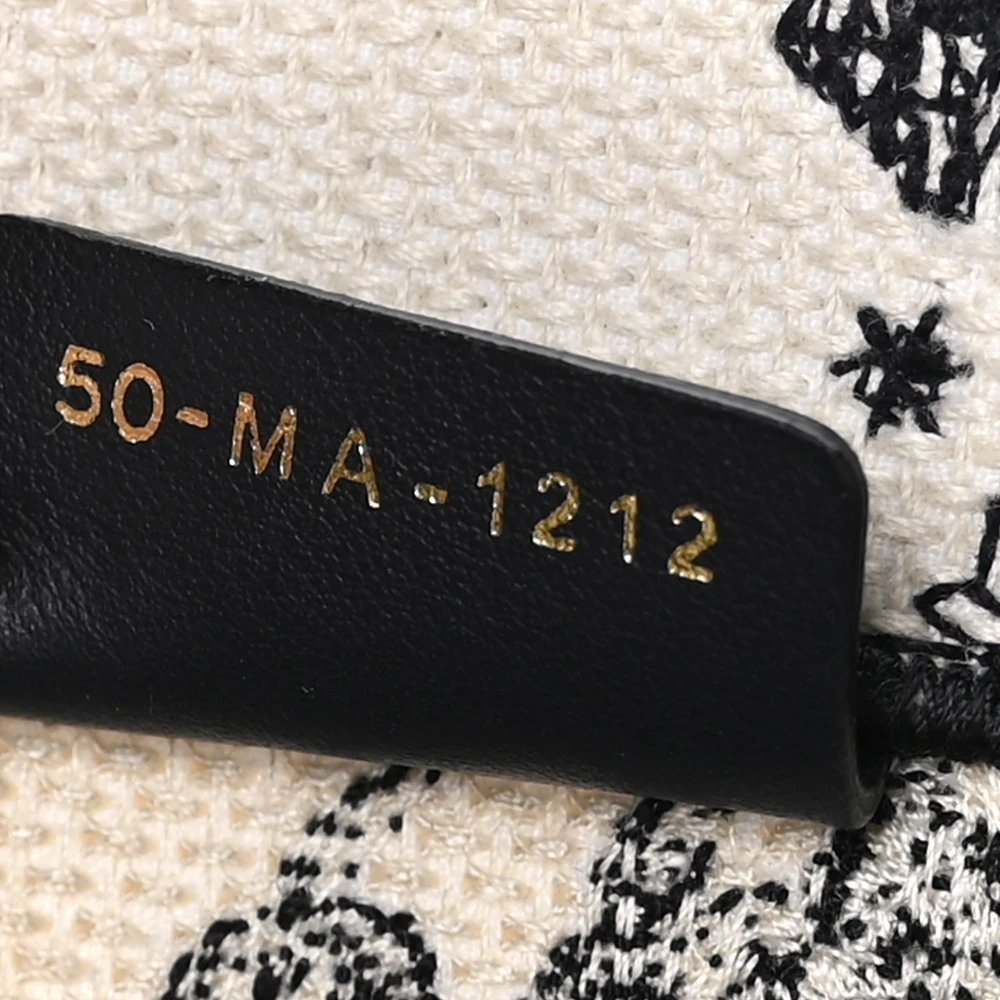 Superfake Dior Zodiac Tote – Your Perfect Handbag Upgrade1:1High-quality replica