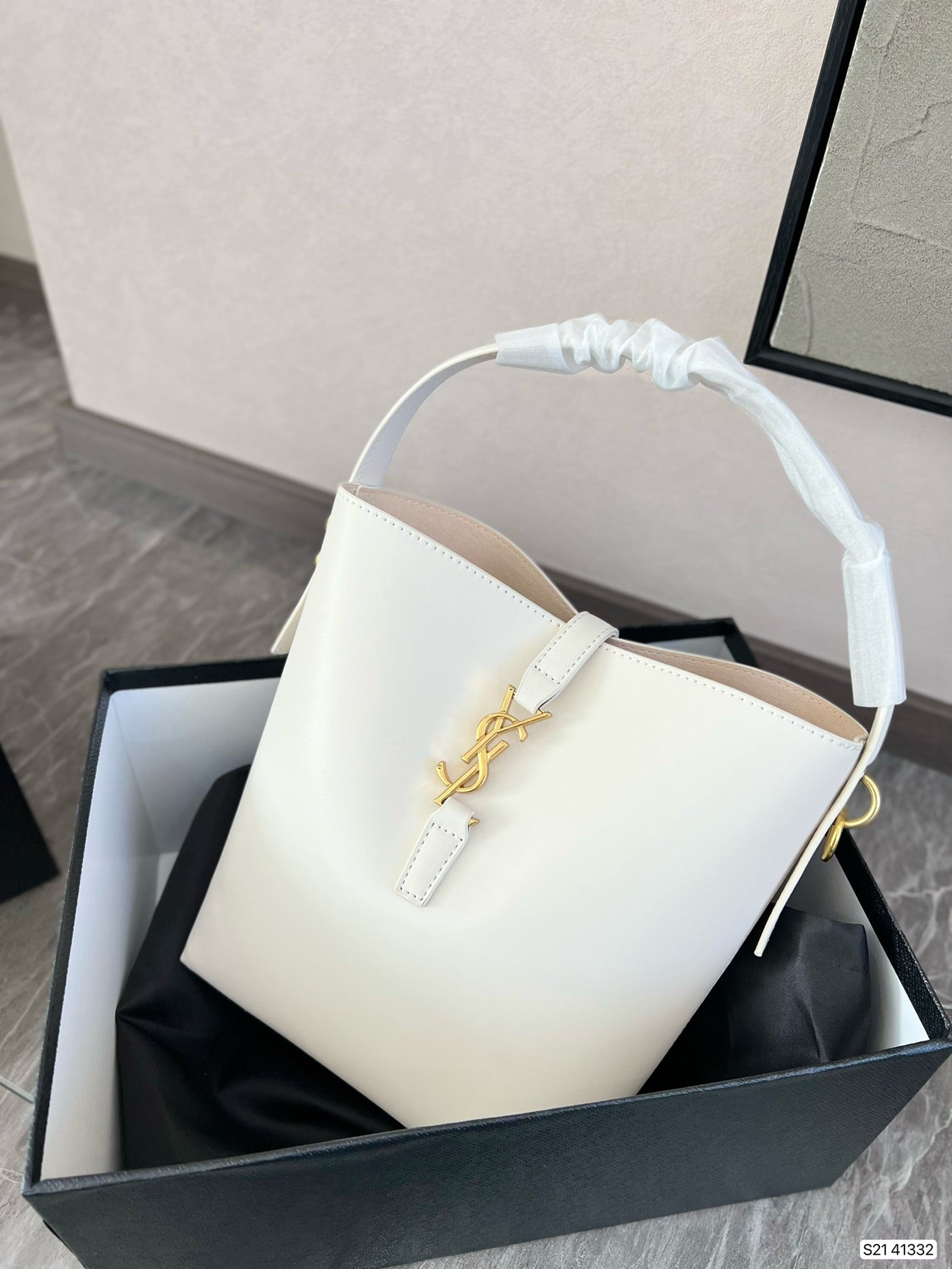 TO – Luxury Bags SLY 2711:1High-quality replica