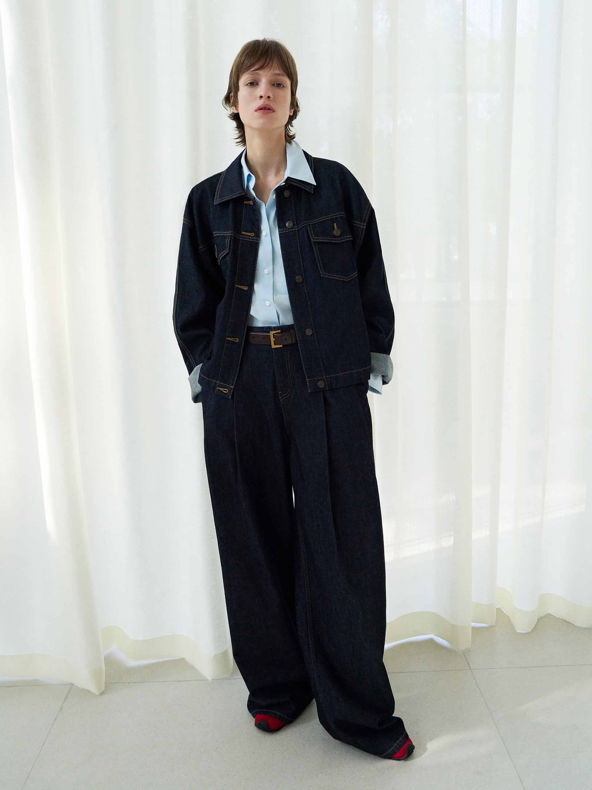 Front Pleated Straight Jeans