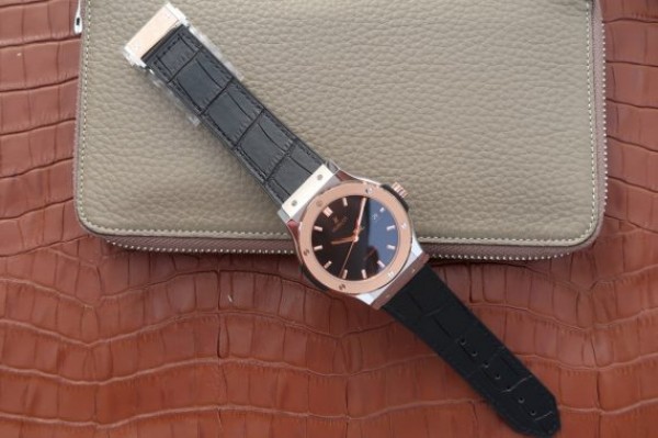 Replica Hublot Classic Fusion 42mm RG JJF Black Dial Gray Gummy Strap A2892 - Top club