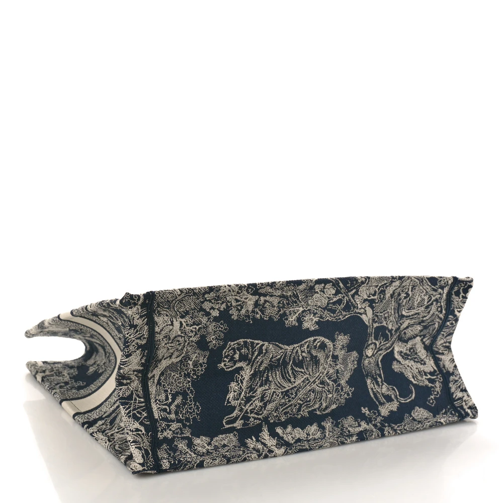 Mirror Quality Replica Dior Book Tote for the Style Enthusiast1:1High-quality replica