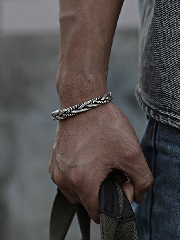 Retro Personality Twist Open Bracelet