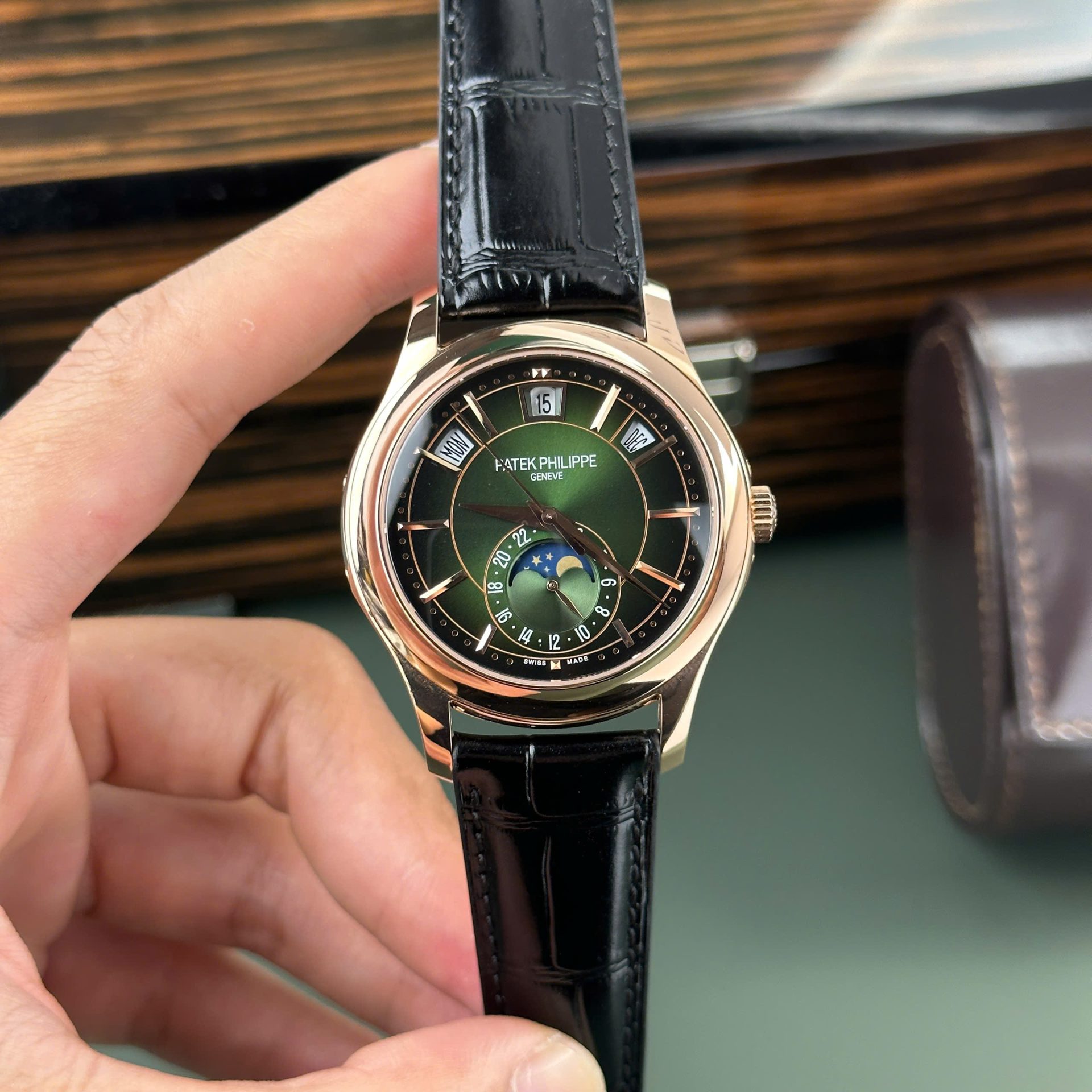 Patek Philippe Complications 5205 Replica 11 Watch Green Dial KM Factory 40mm - Elite Watch Atelier