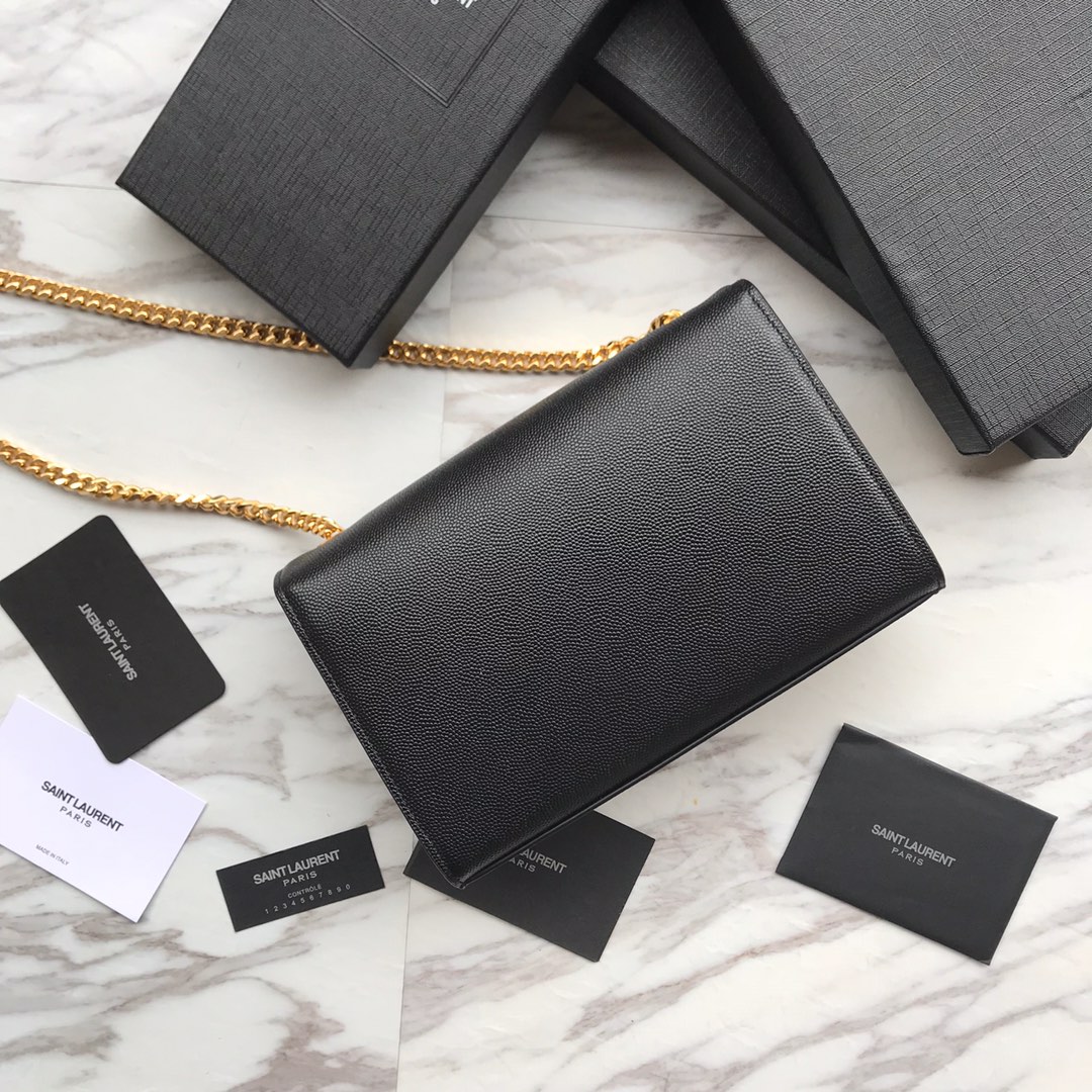 MONOGRAM CHAIN WALLET IN CROCODILE EMBOSSED SHINY LEATHER1:1High-quality replica