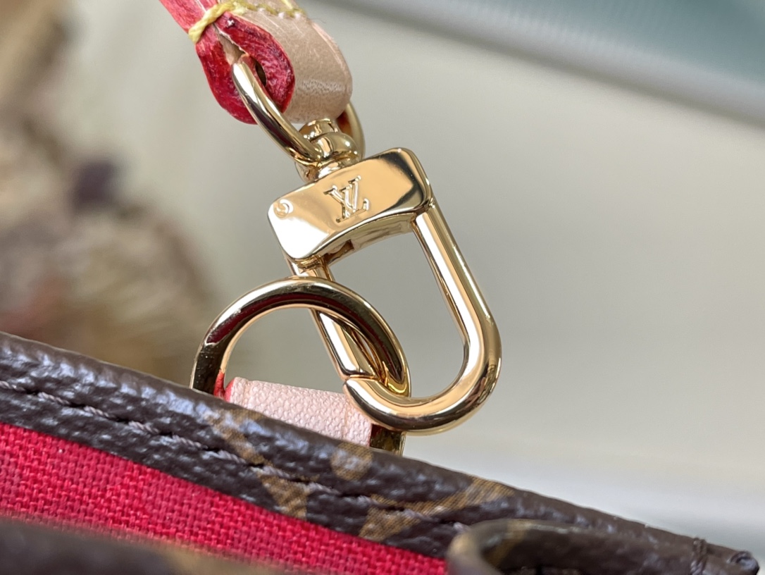Louis Vuitton YK Petit Sac Plat M818671:1High-quality replica