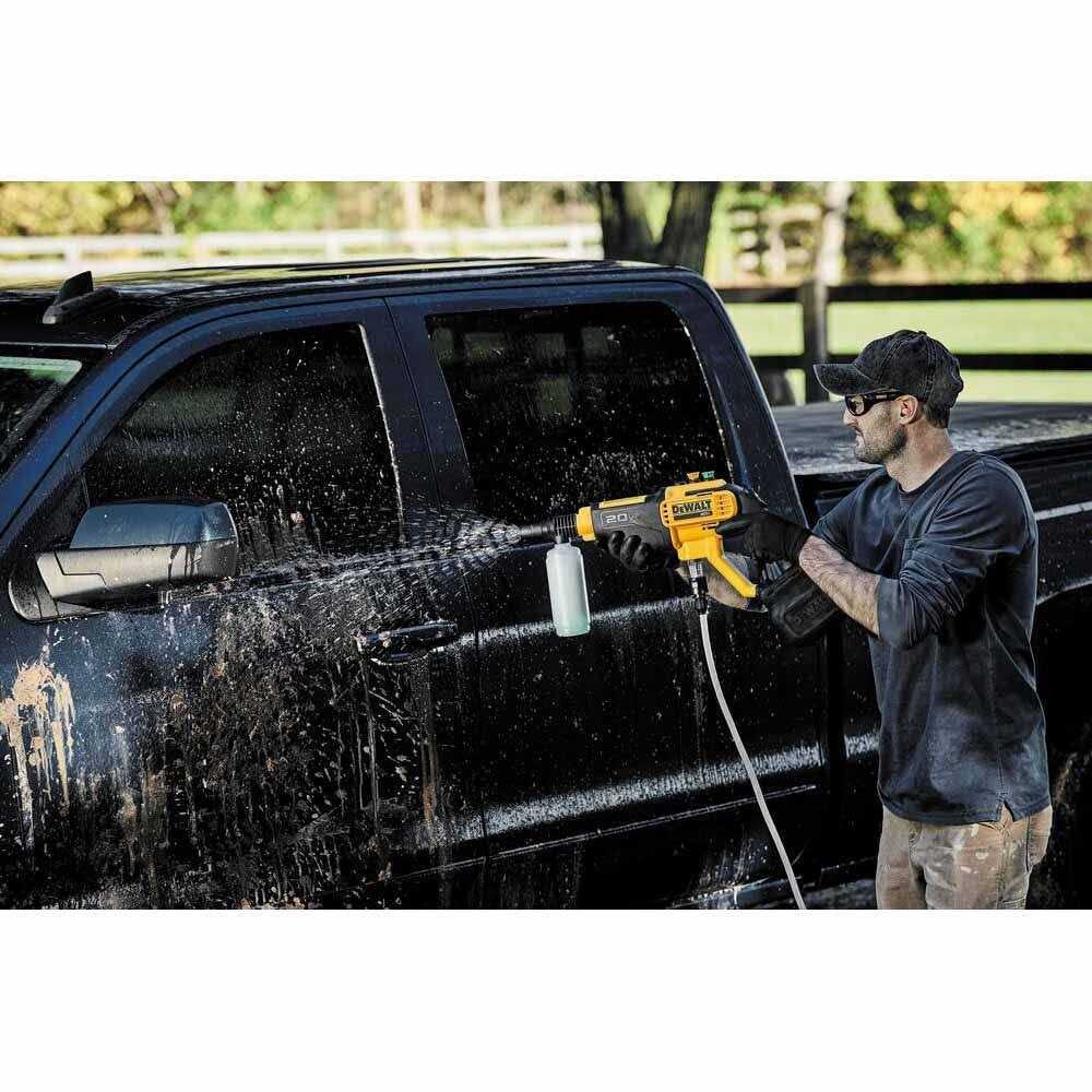 DeWalt 20V MAX 550 PSI Cordless Power Cleaner - DCPW550B - Image 5 DeWalt 20V MAX 550 PSI Cordless Power Cleaner - DCPW550B - Image 5