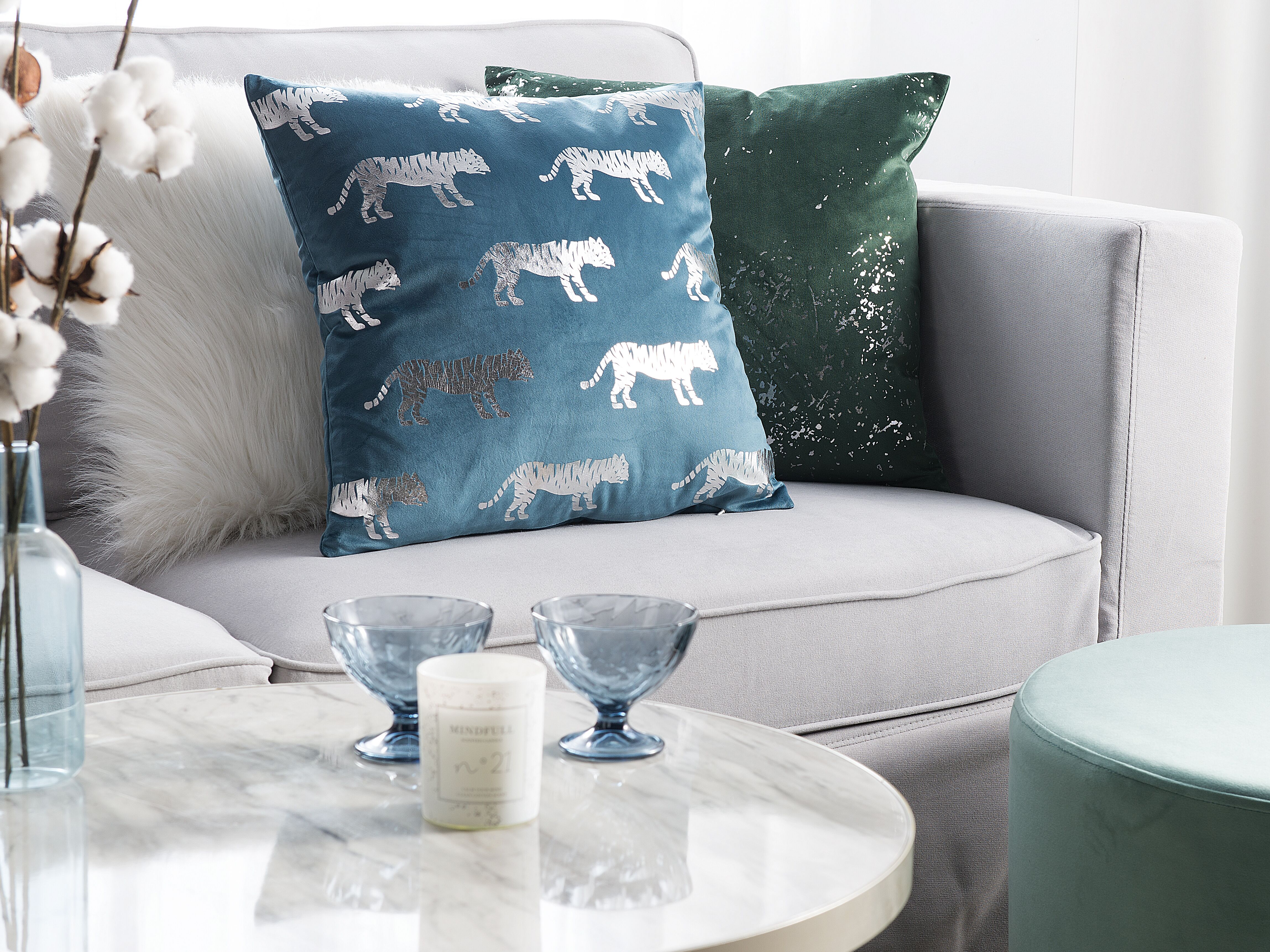Set of 2 Decorative Cushions BLUEBELL Velvet 45 x 45 cm Blue Animal Pattern