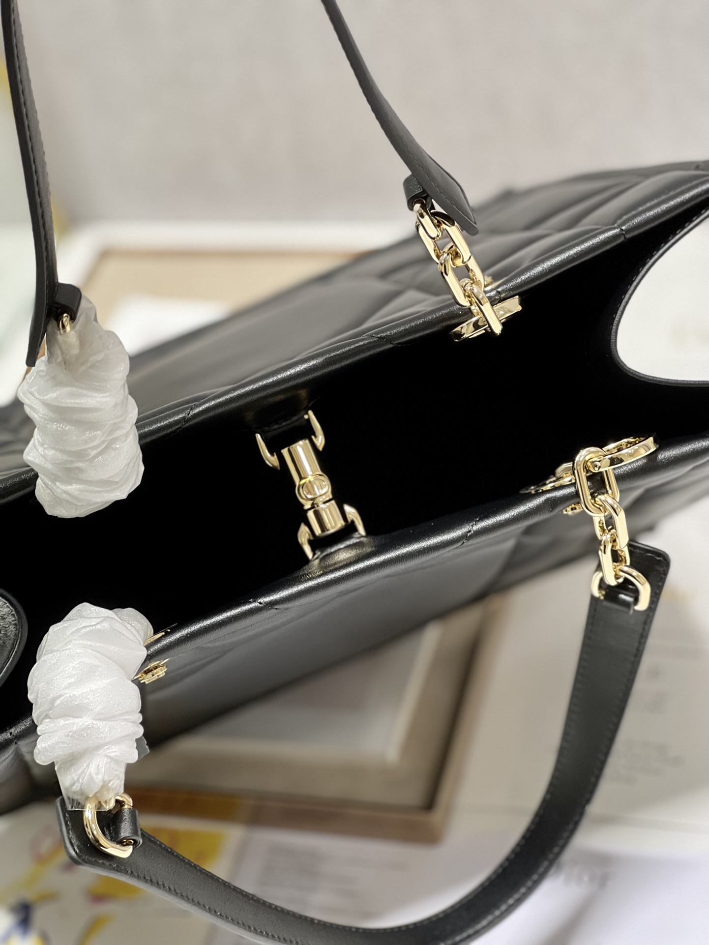 Medium Dior Essential Tote Bag Black For Women 14.7in/37cm M8721OZVJ_M9001:1High-quality replica