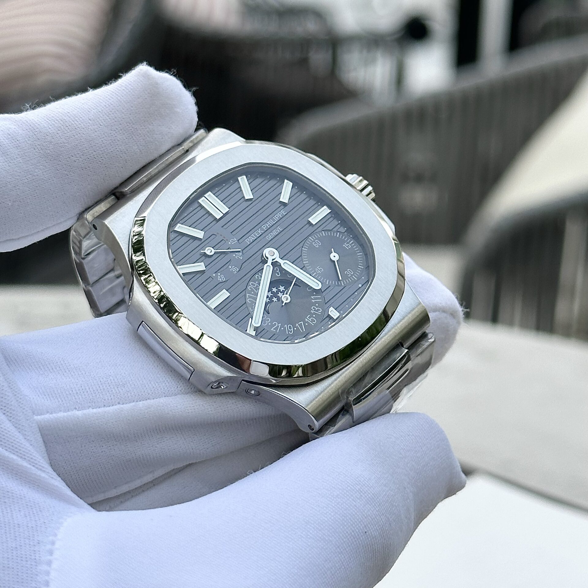 Patek Philippe Nautilus 5712 Gray Dial Replica 1:1 Watch GR Factory 40mm - Top club