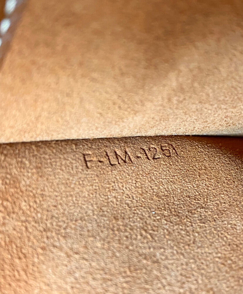 Celine Medium Ava Strap Bag In Smooth Calfskin Coffee1:1High-quality replica