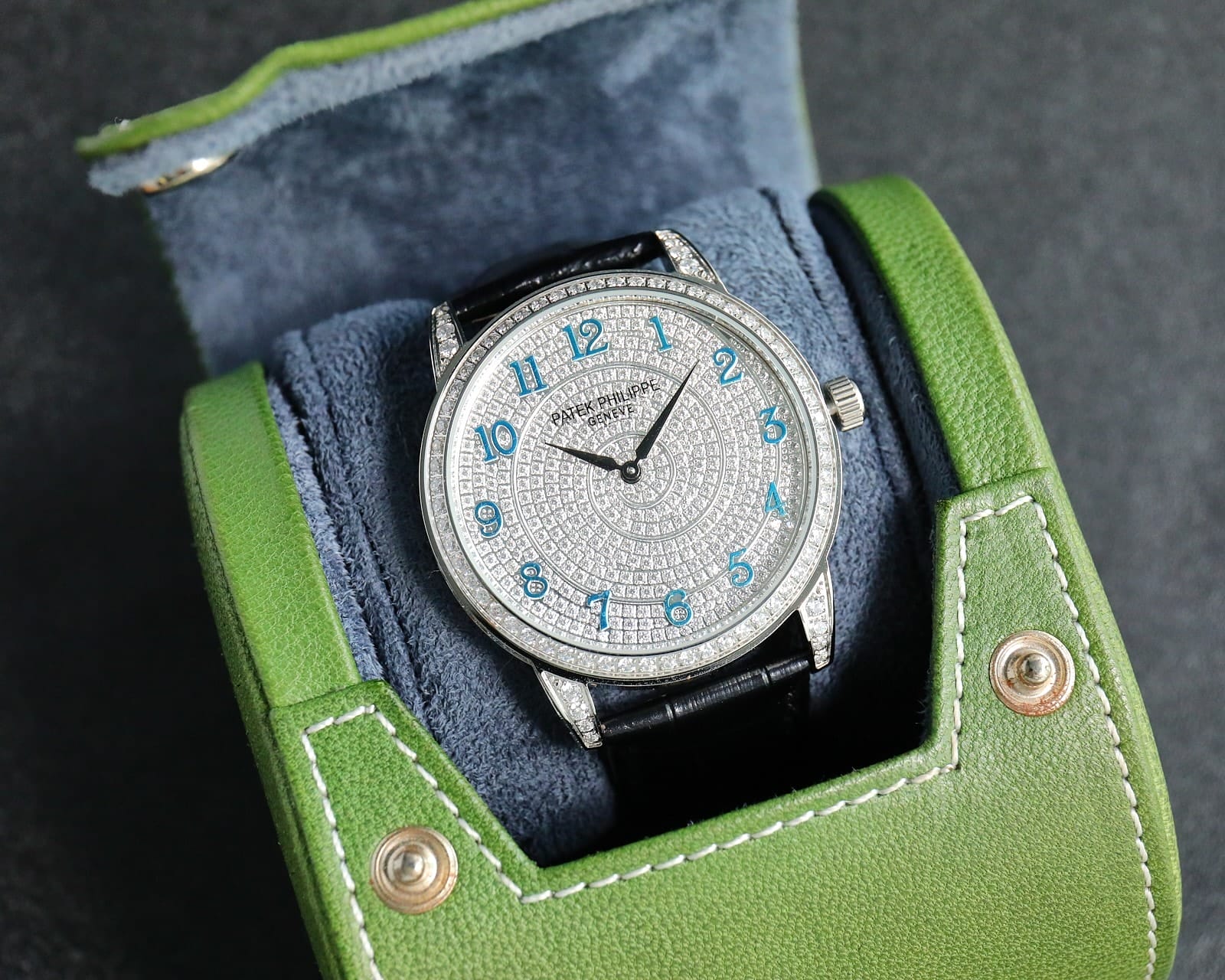 Fake Diamond Watch Patek Philippe Replica Calatrava Diamond Ribbon Joaillerie White Gold Diamond Dial 4978/400G-001 Quartz(1:1 replica) - Top club
