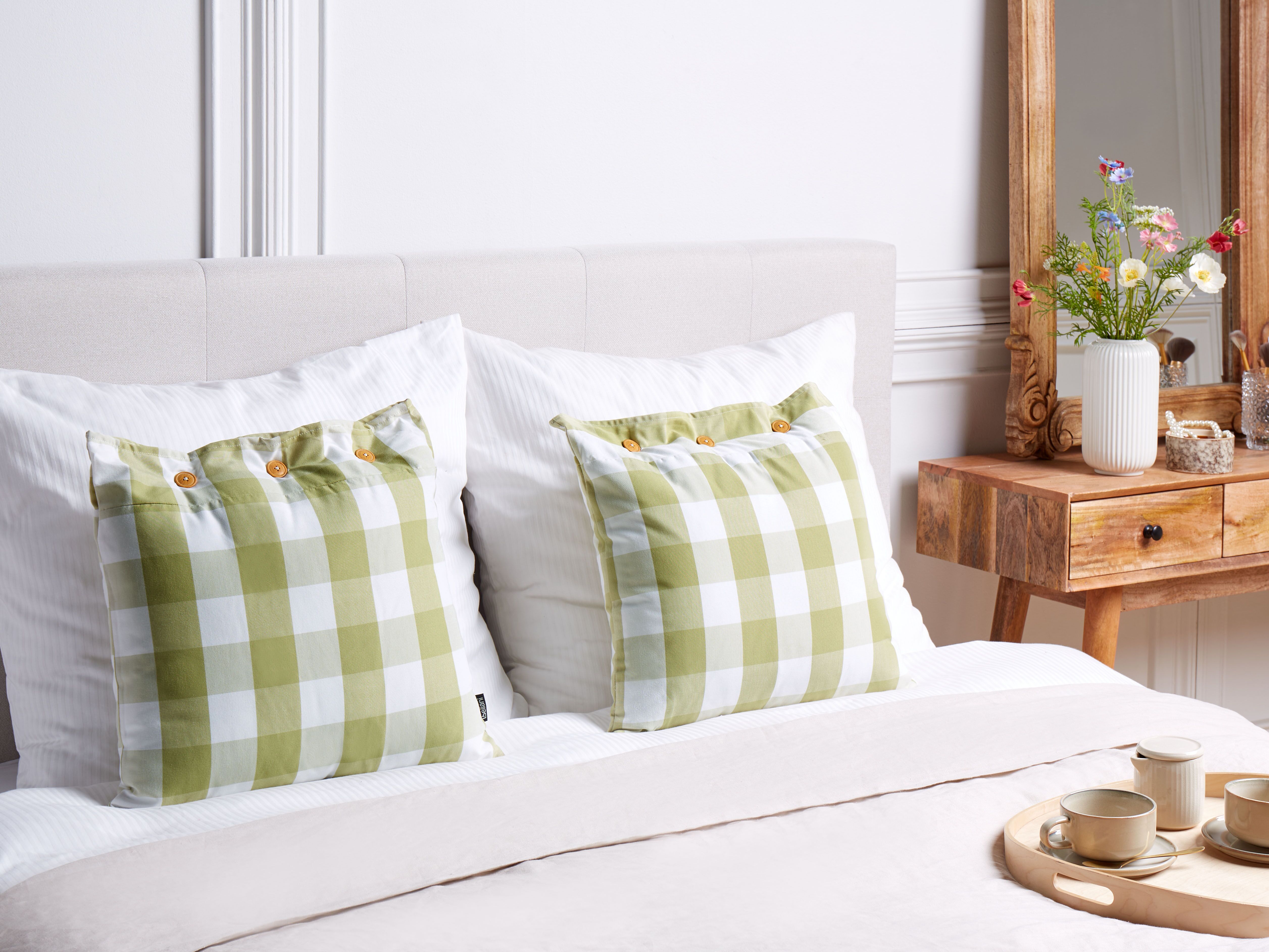 Set of 2 Decorative Cushions TAMNINE 45 x 45 cm Light Green Checked