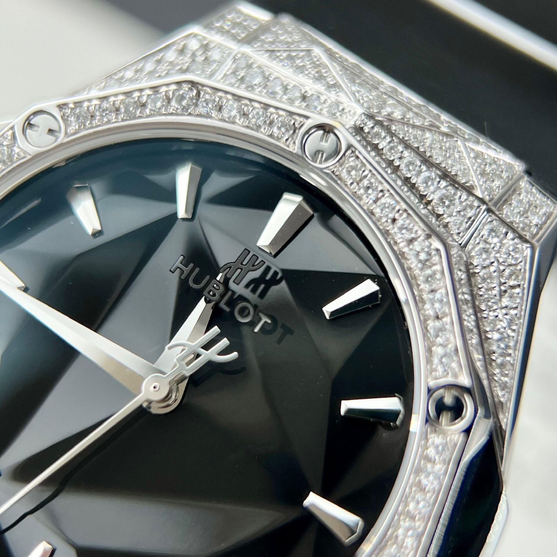 Hublot Orlinski Replica Watch With Full Natural Diamonds Hong Kong 40mm - Top club