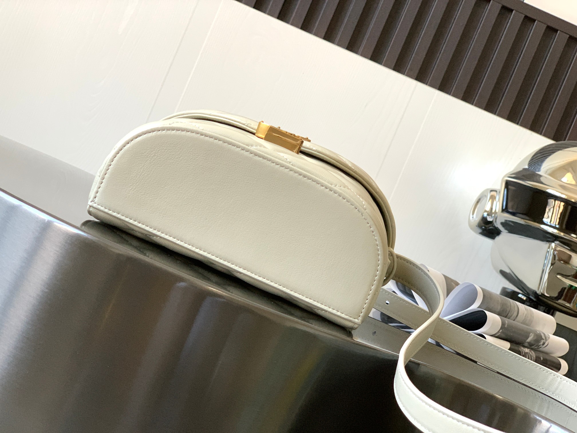 JUNE BOX BAG IN QUILTED PATENT LEATHER1:1High-quality replica
