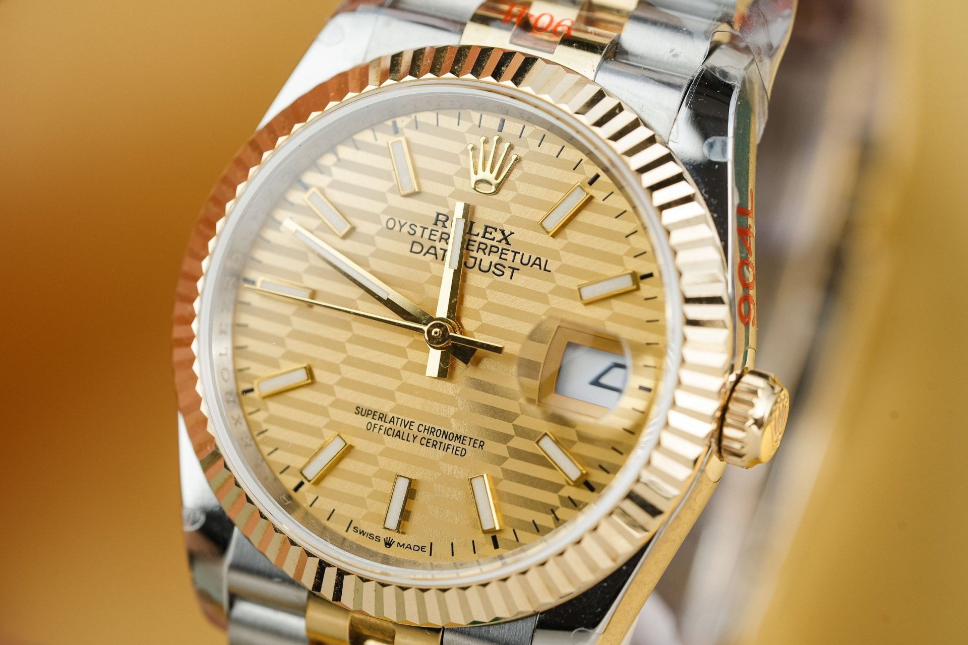 Rolex Best Replica Watch DateJust 126233 Yellow Champagne Fluted Dial Gold Wrapped 36mm - Top club