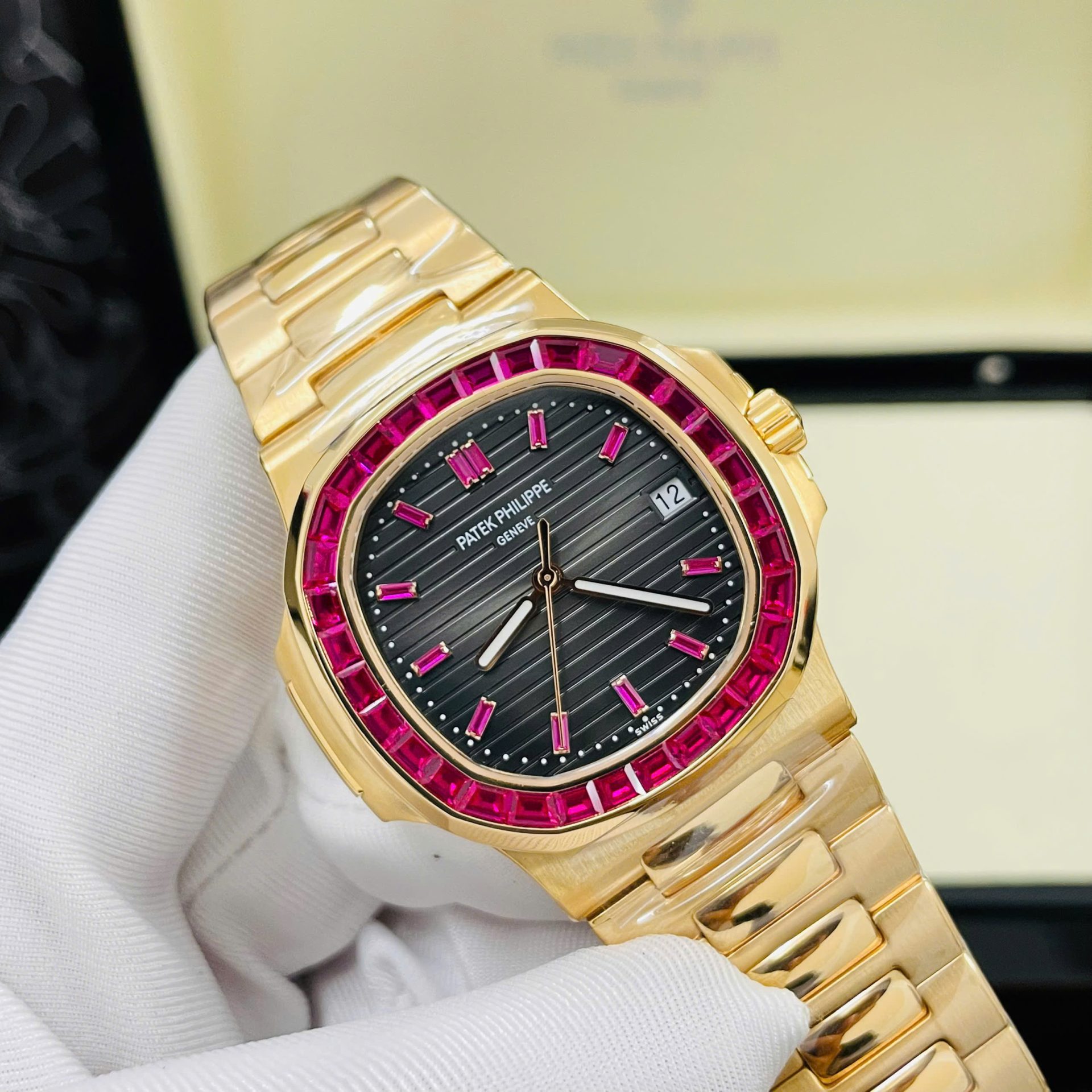 Patek Philippe Nautilus 5723 Copies Watch 18K Gold Wrapped + Synthetic Ruby 40mm - Top club