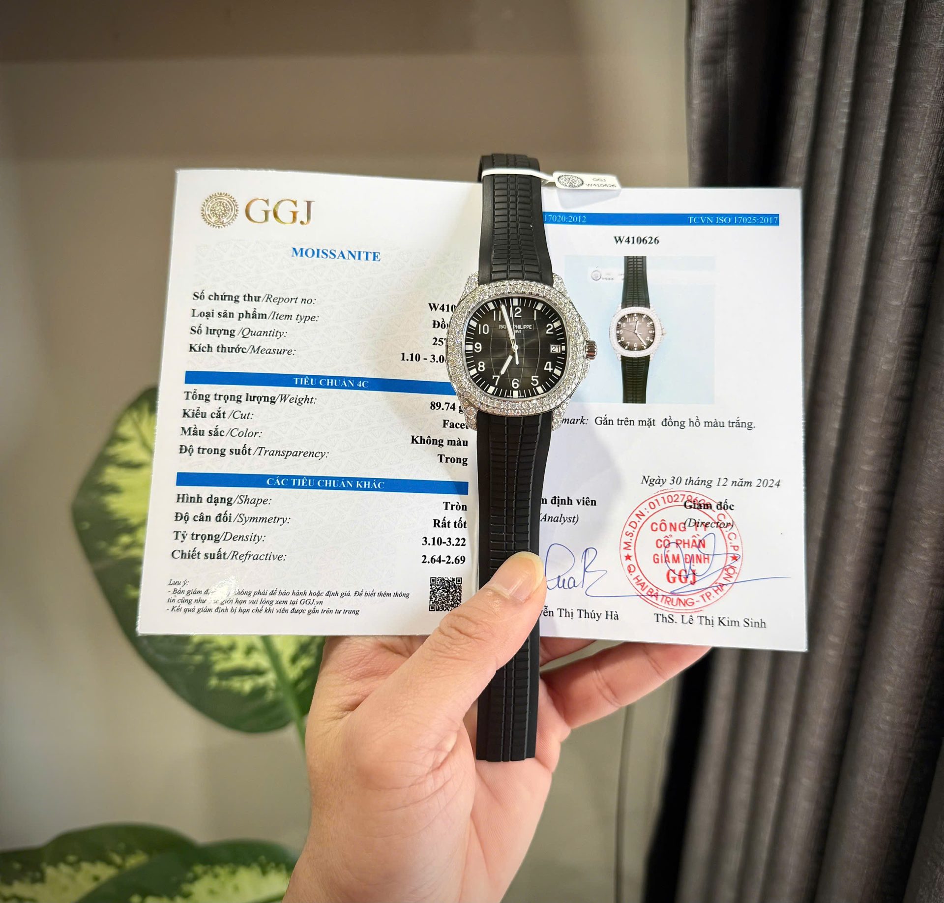 Patek Philippe Aquanaut 5167 Dial Gray Replica Watch Custom Moissanite Diamonds 40mm - Elite Watch Atelier
