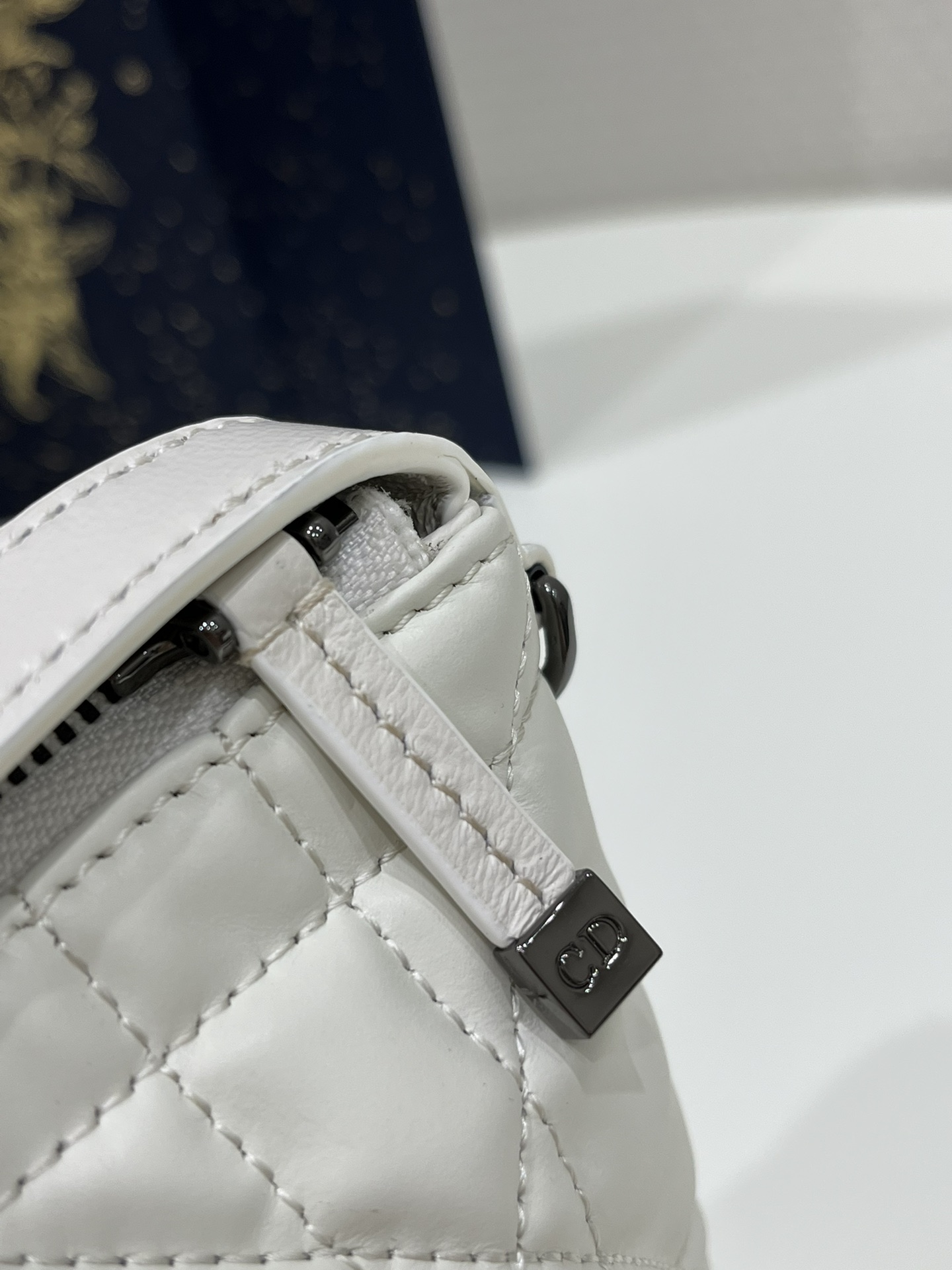 Medium Diortravel Nomad Pouch Black/White For Women 8.5in/ 22cm S5554BMIG_M9001:1High-quality replica