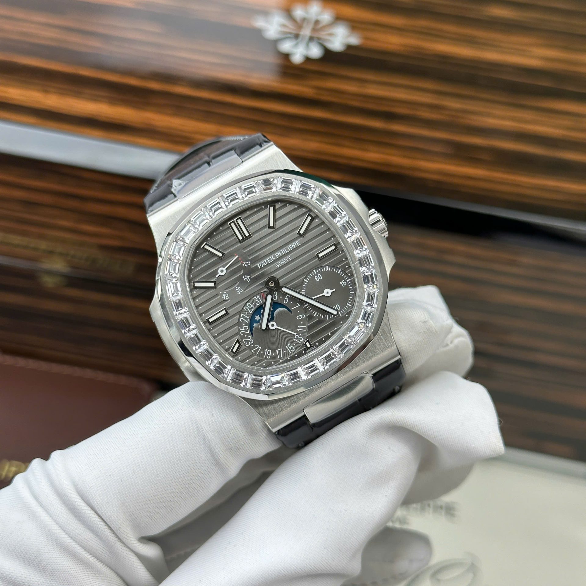 Patek Philippe Nautilus 5722 Replica Watch Grey Dial With Baguette PPF Factory 40mm - Top club
