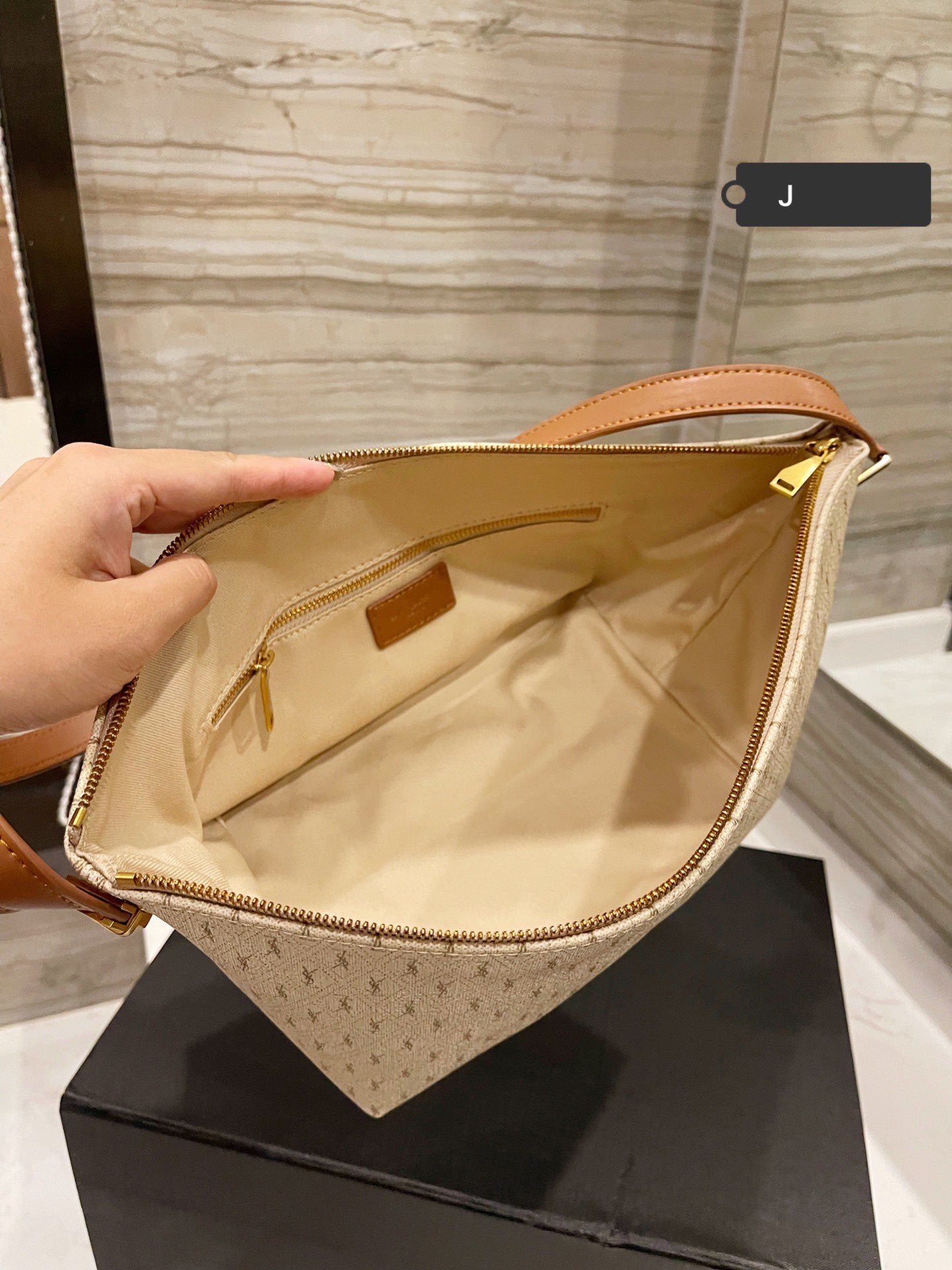 TO – Luxury Edition Bags SLY 1871:1High-quality replica