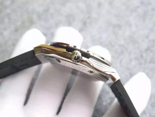 Replica Hublot Classic Fusion Tourbillon 45mm TF Skeleton Dial Black Gummy Strap A23J - Top club