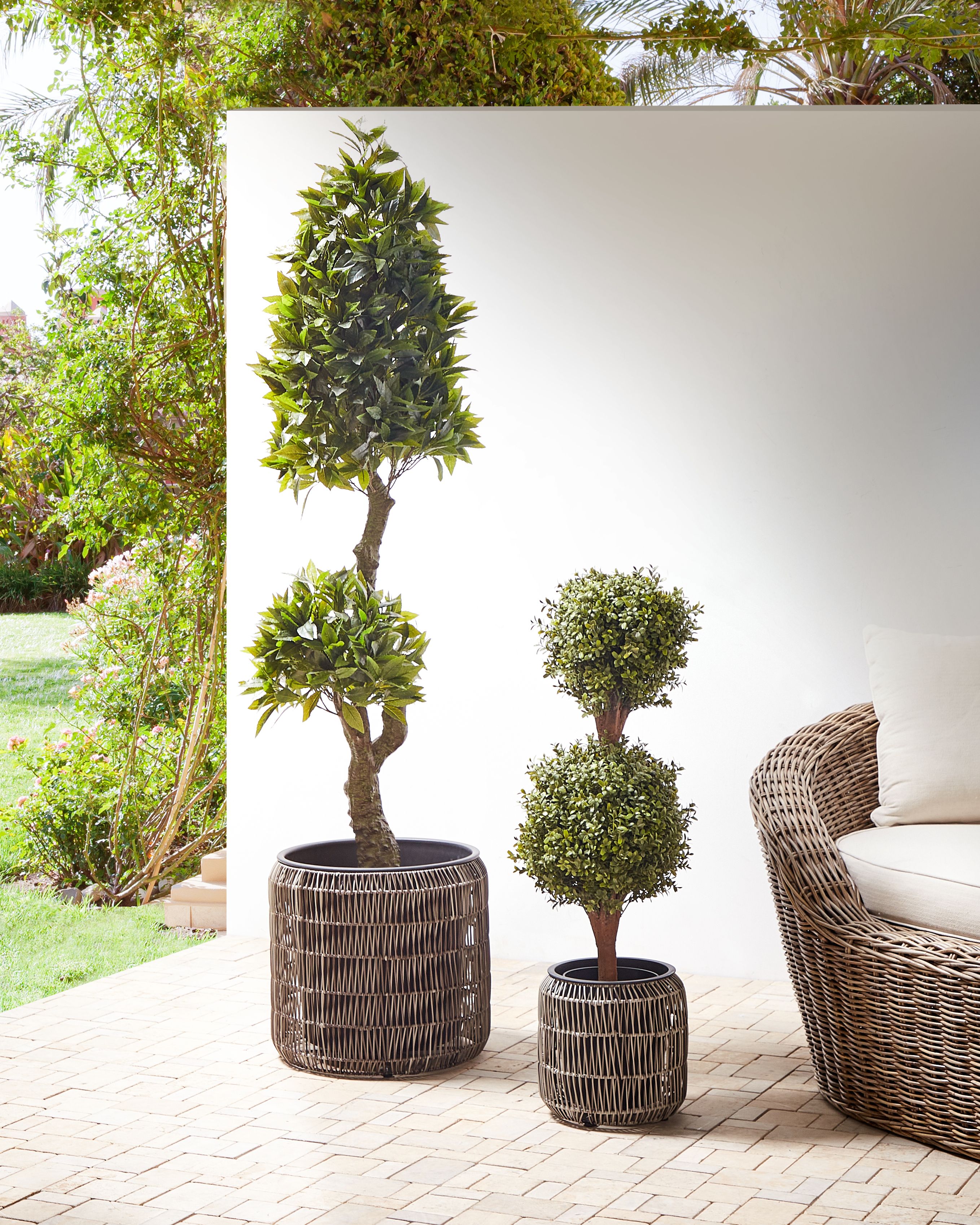 Set of 2 Plant Pots BRODIEA PE Rattan 26/45 cm Light Brown