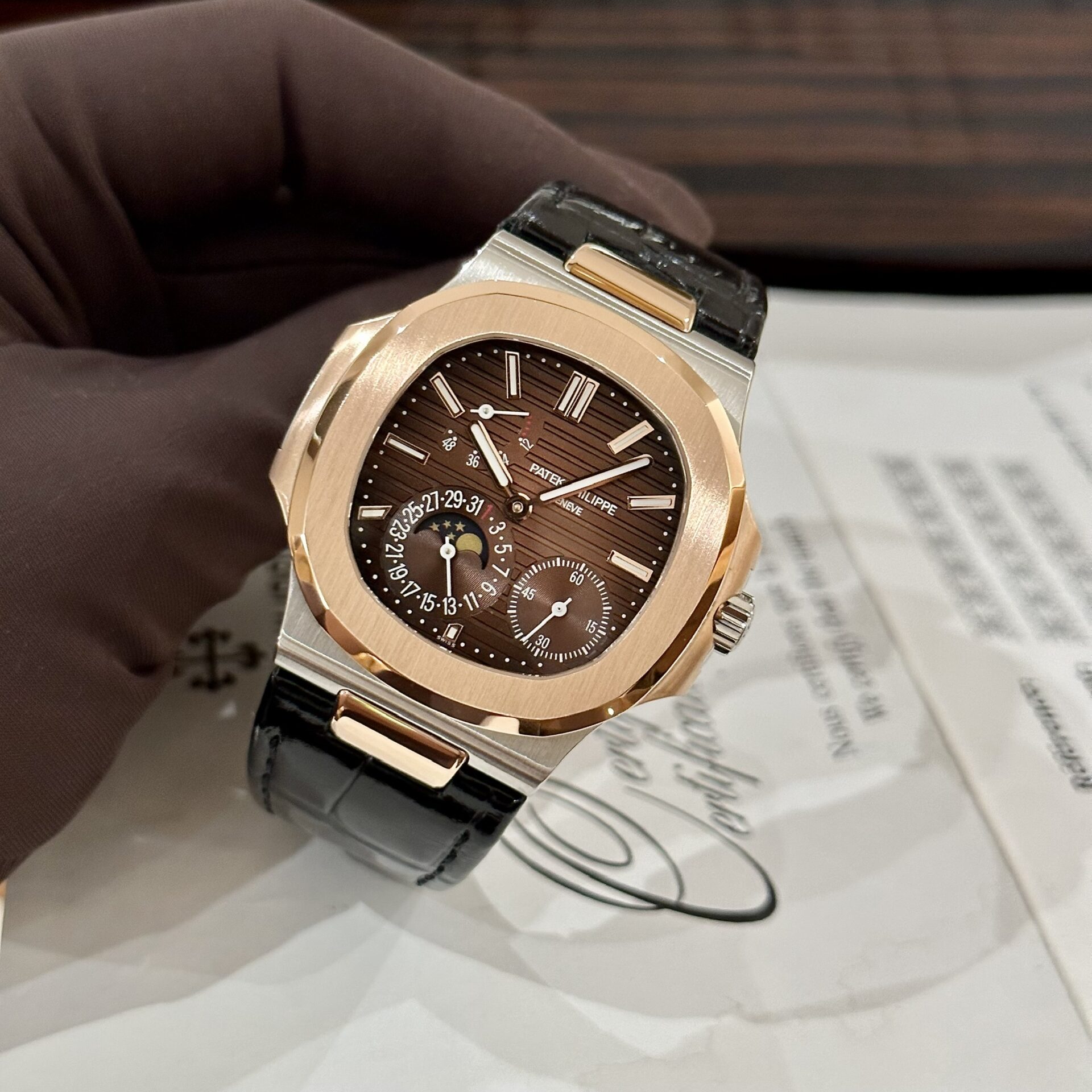 Patek Philippe Replica Watch Nautilus 5712 Demi Rose Gold Chocolate GRF 40mm - Top club