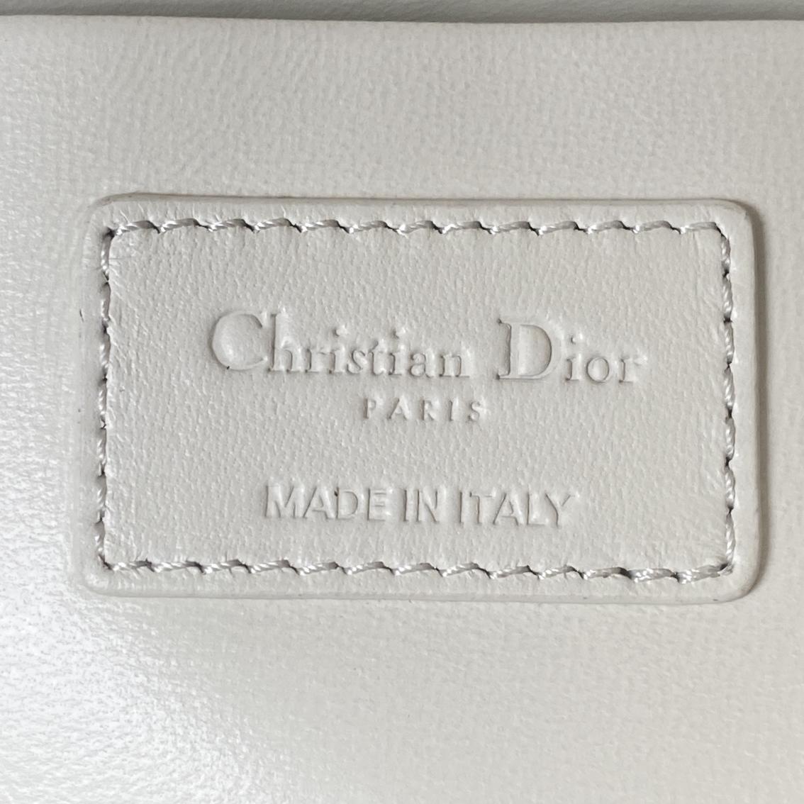 30 Montaigne Box Bag With Handle White For Women 10in/25cm M9218BNNA_M0301:1High-quality replica