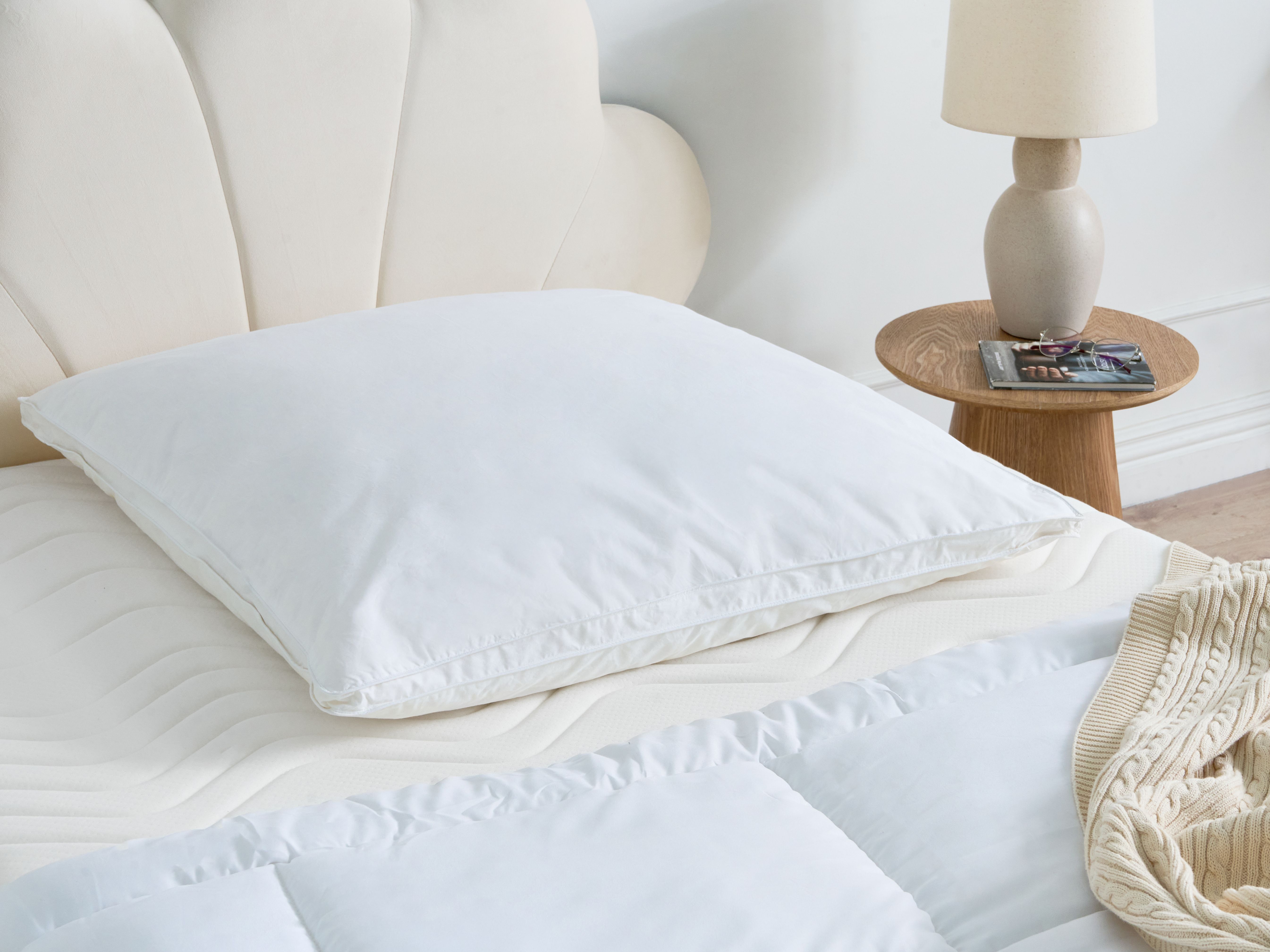 Bed Pillow VIHREN Low Duck Feathers and Down 80 x 80 cm White