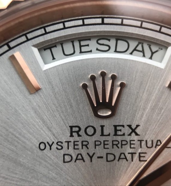 Replica Rolex Day-Date 40mm 228235 RG Noob White Dial Roman Markers RG Bracelet A3255 - Top club