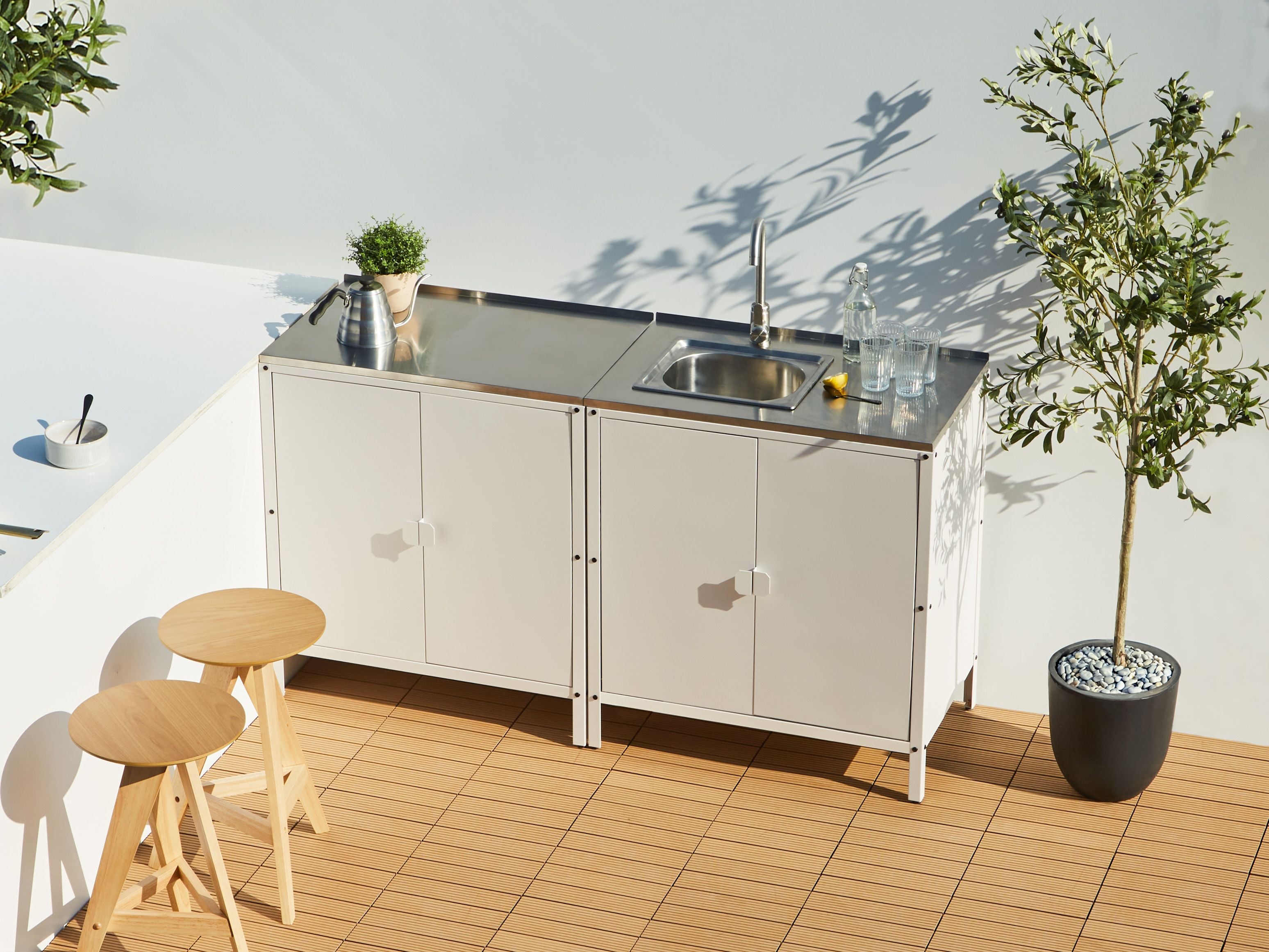 Outdoor Kitchen Cabinet with Sink VILAMA White