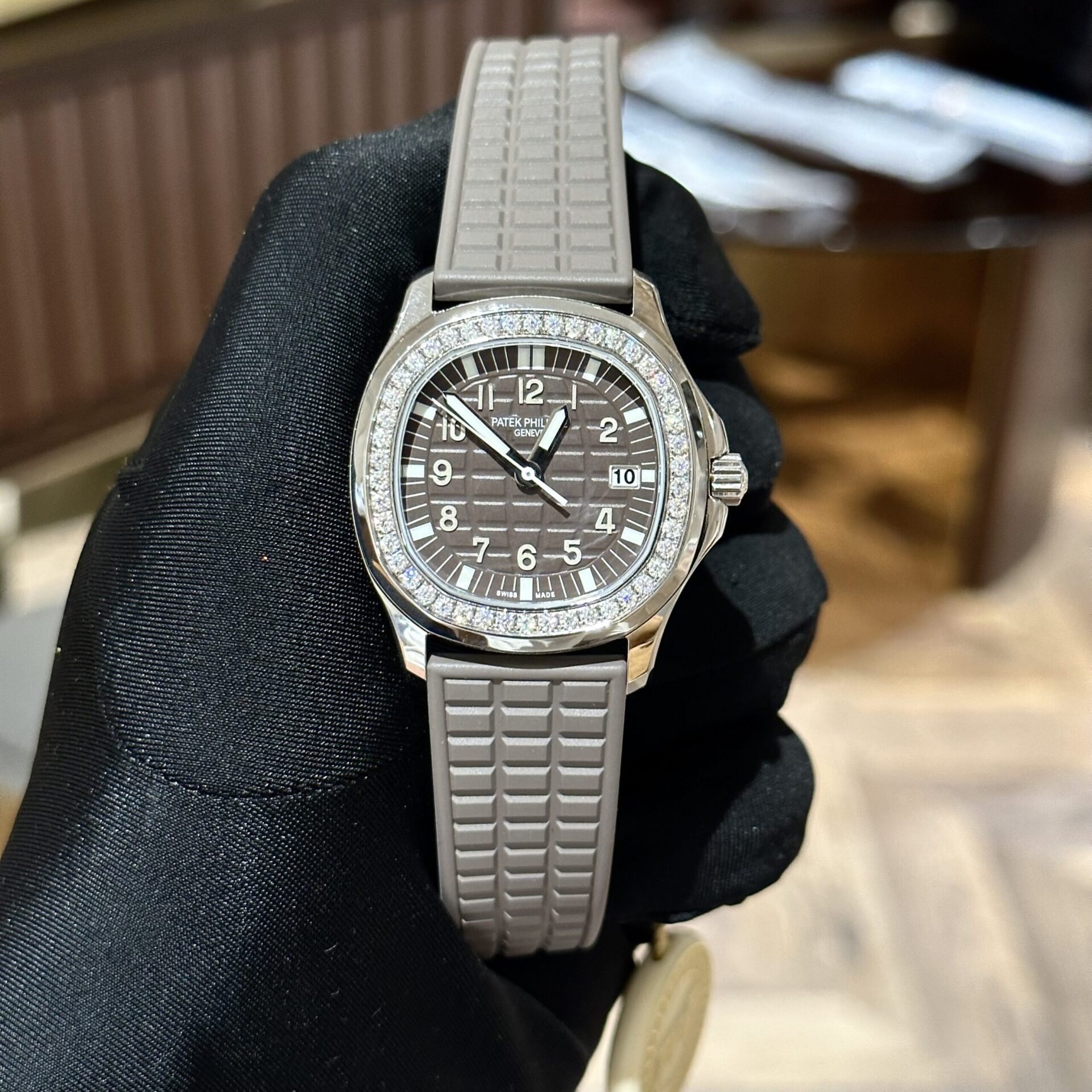 Patek Philippe Replica Watch Aquanaut 5067A Custom Moissanite Diamonds 35.6mm - Elite Watch Atelier