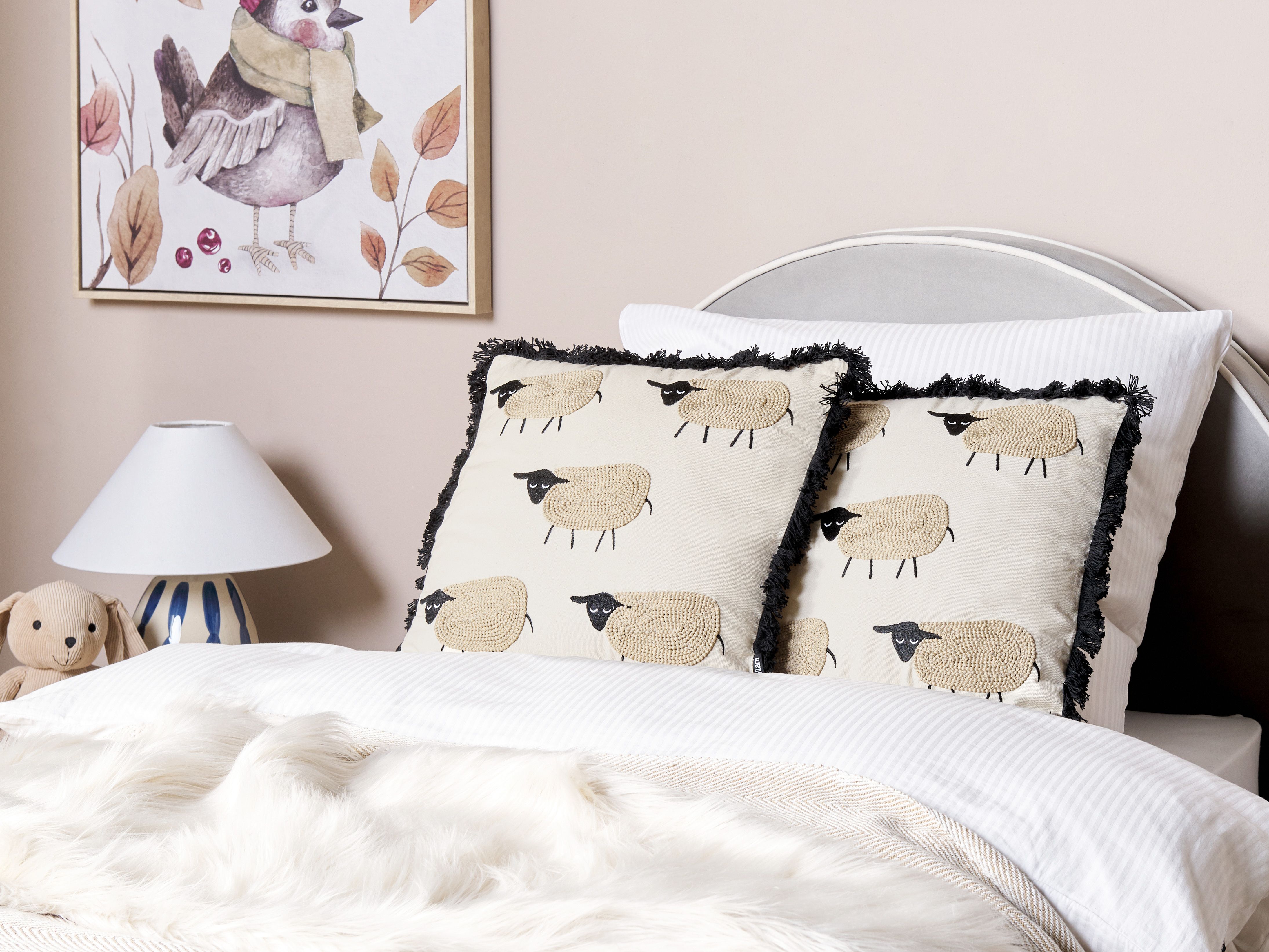 Set of 2 Decorative Cushions BANNU Boucle 45 x 45 cm Beige