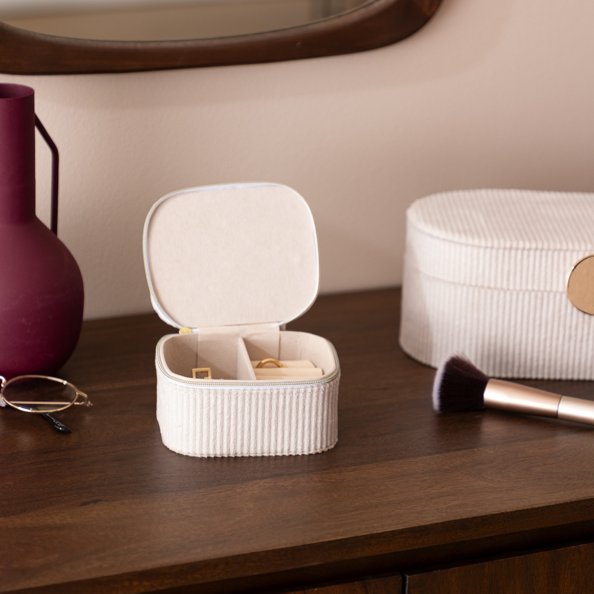 Jewelry Box "Enya" Velvet, Beige, L.11 cm