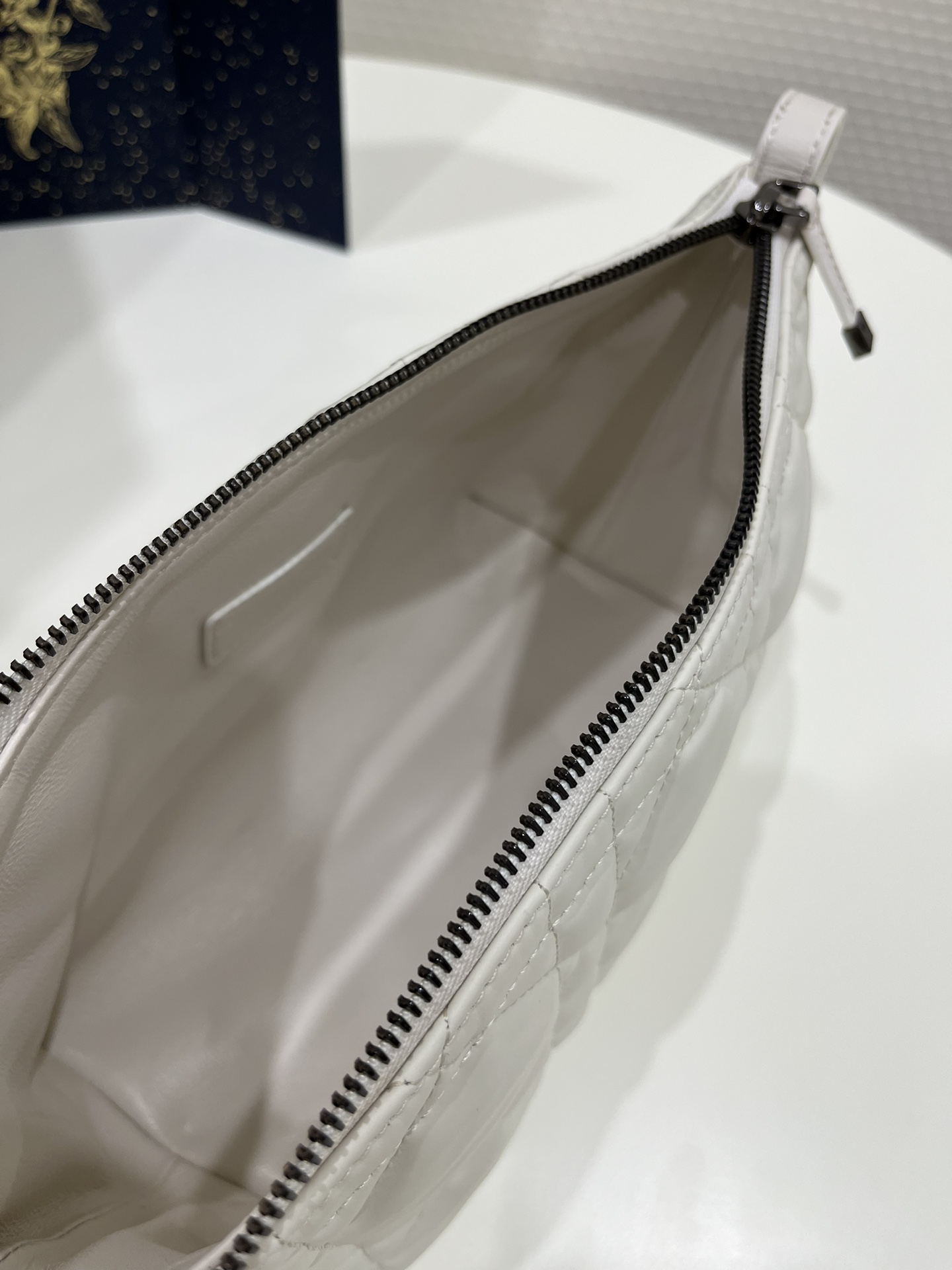 Medium Diortravel Nomad Pouch Black/White For Women 8.5in/ 22cm S5554BMIG_M9001:1High-quality replica