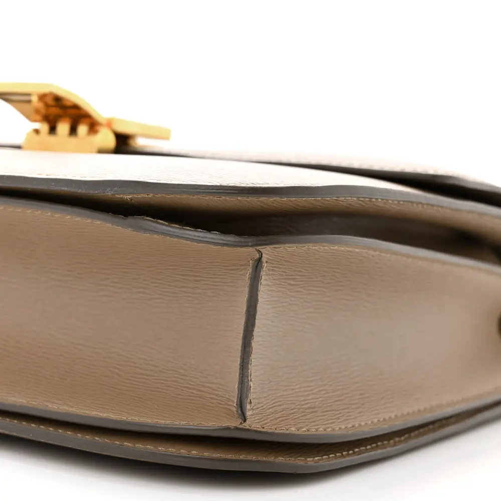 Celine Taupe Replica Handbags – Medium Classic Box Flap Bag1:1High-quality replica