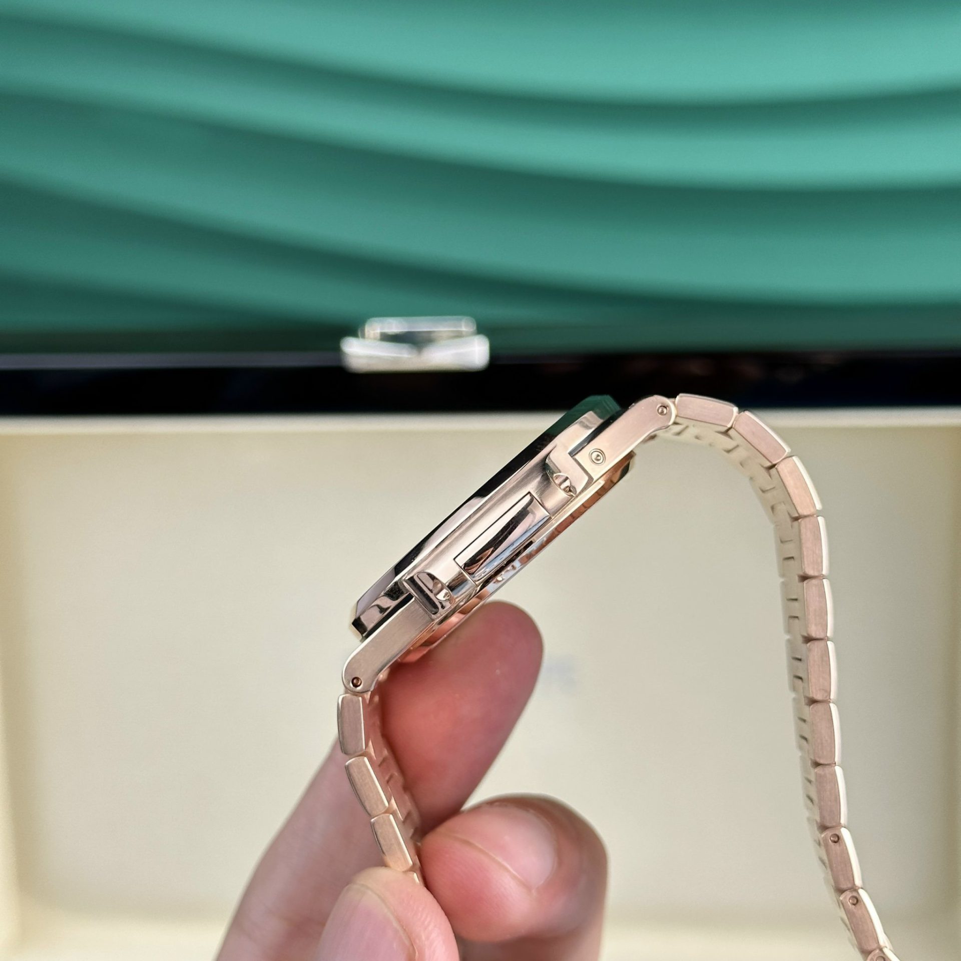 Patek Philippe Nautilus 5712R Custom Gold Wrapped Refined Movement 40mm - Top club