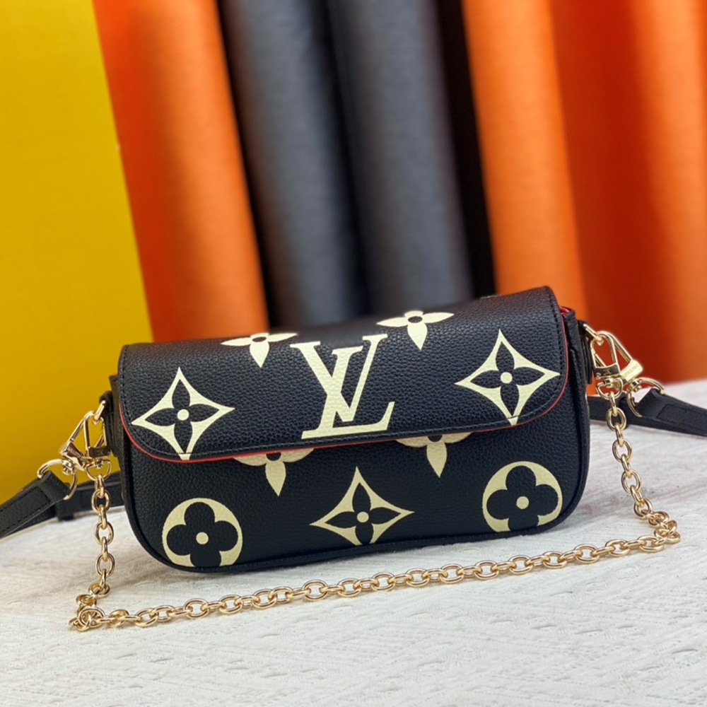 Louis Vuitton LV Leather Baguette Shoulder Handbag M82210&M819111:1High-quality replica