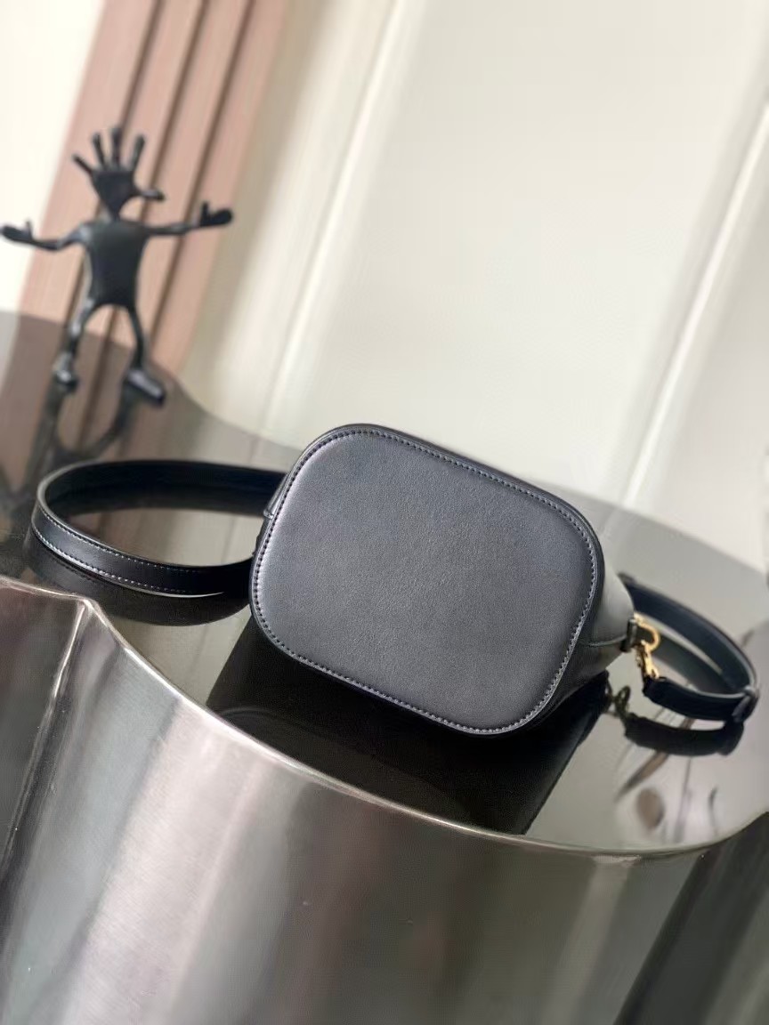 CELINE SMALL BUCKET LOUISE1:1High-quality replica