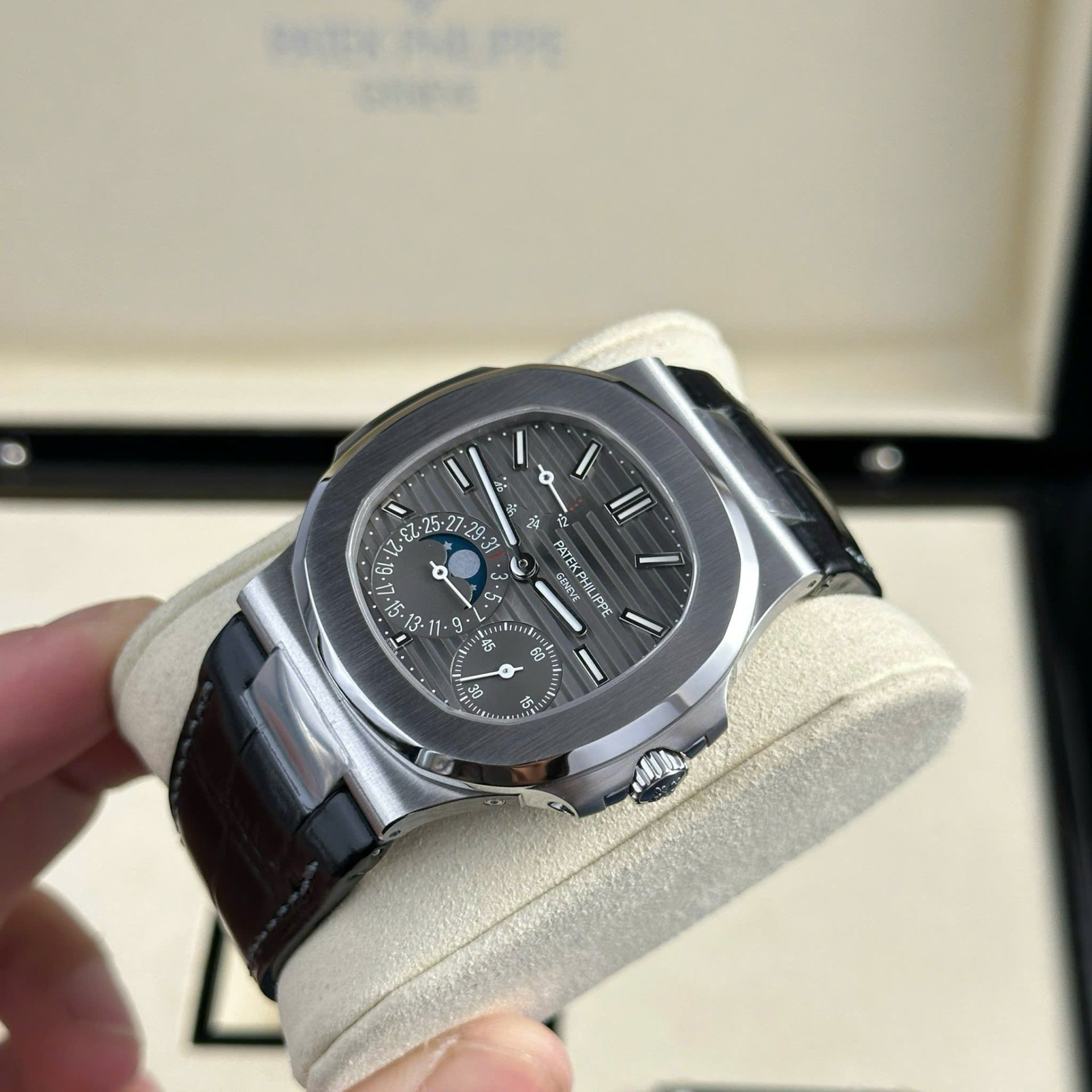 Patek Philippe Nautilus 5712 Gray Dial Best Replica Watch PPF Factory 40mm - Top club