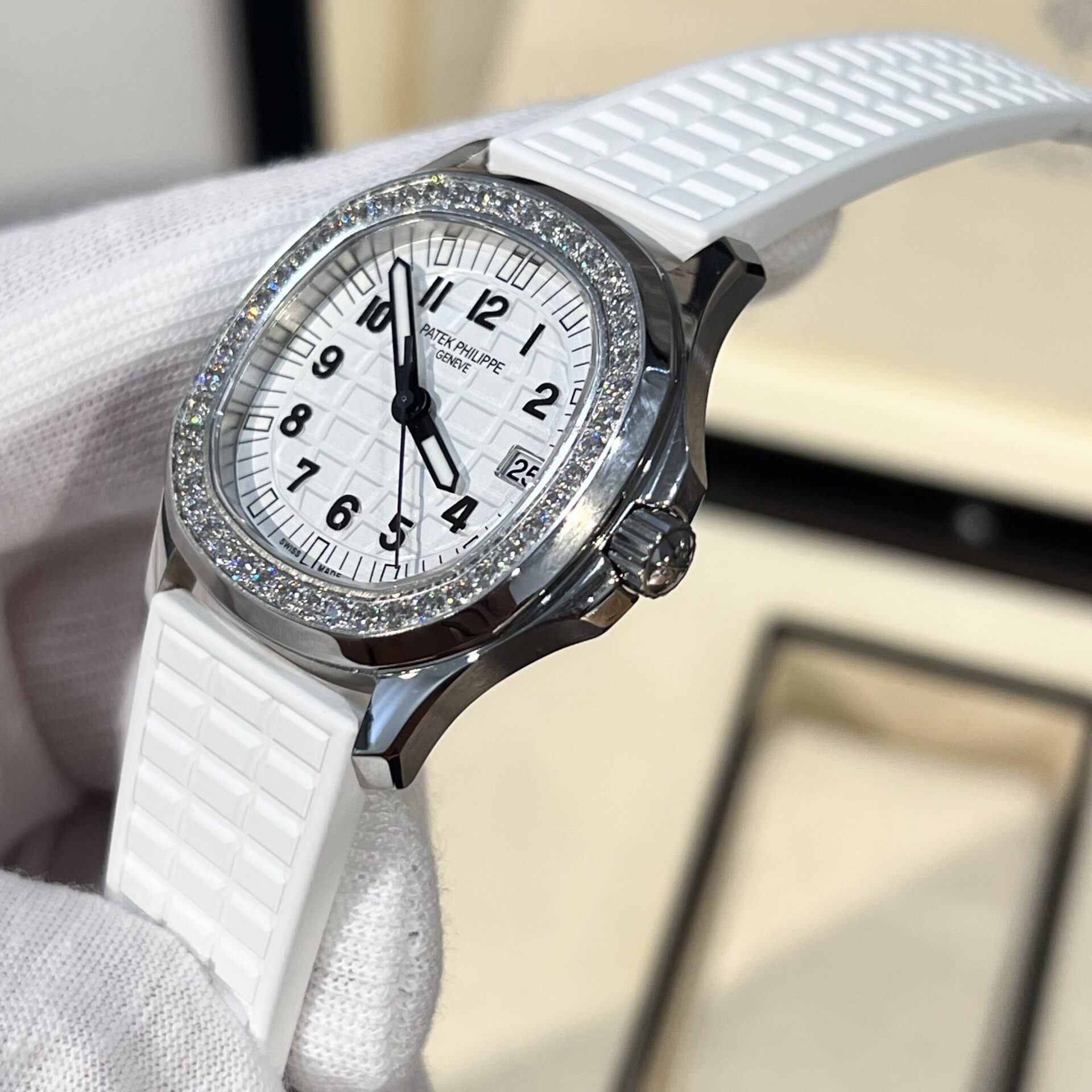 Patek Philippe Aquanaut 5067A White With Stone Bezel Replica 1:1 Watch PPF 35.6mm - Top club