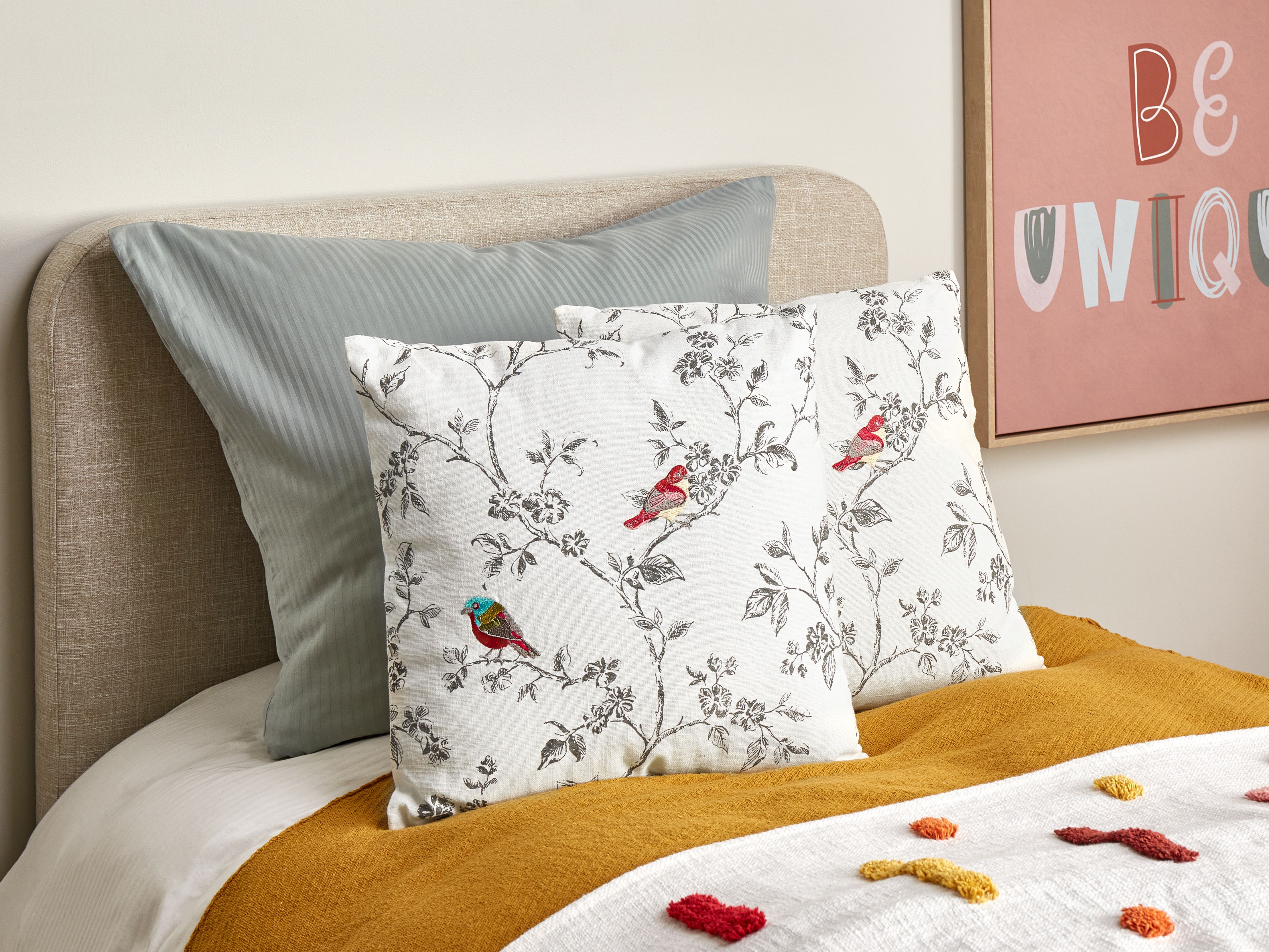 Throw Cushion DILLENIA Cotton 45 x 45 cm White
