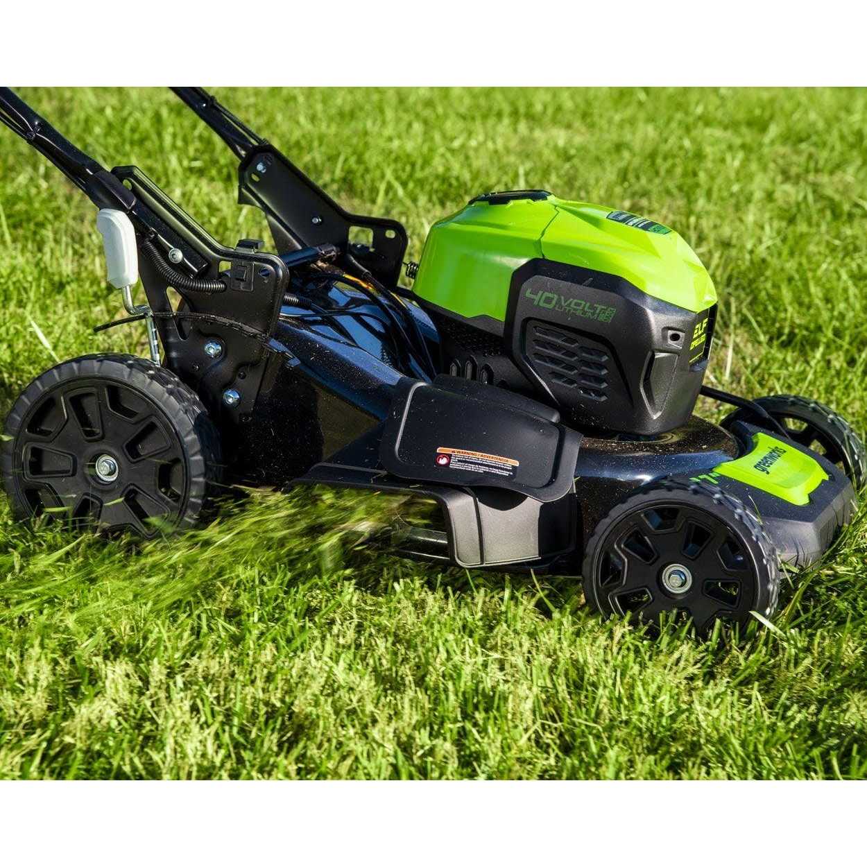 Greenworks 21-Inch 40V Cordless Brushless Self-Propelled Lawn Mower With 5.0Ah Battery And Charger - LMF403 - Image 5 Greenworks 21-Inch 40V Cordless Brushless Self-Propelled Lawn Mower With 5.0Ah Battery And Charger - LMF403 - Image 5