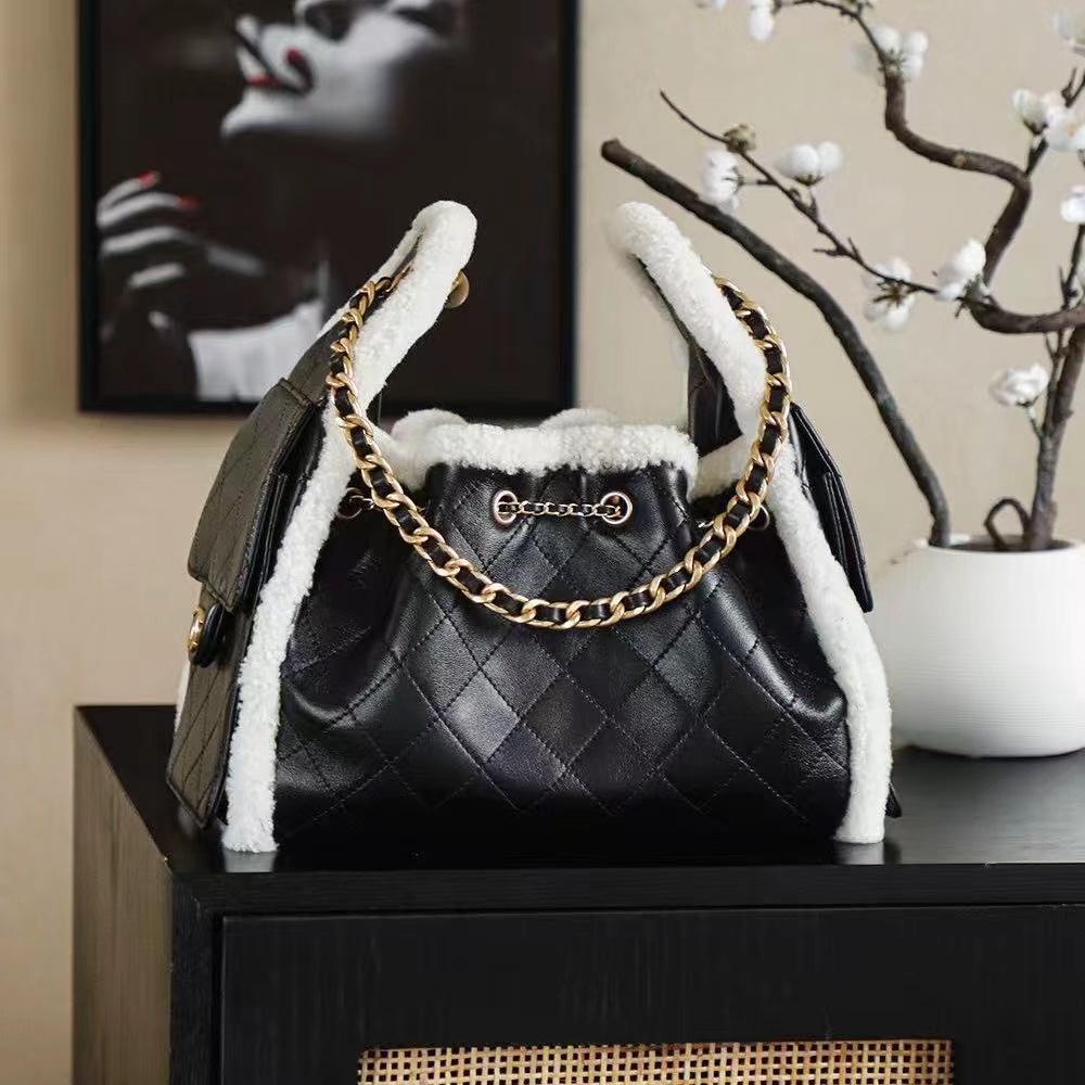 Chanel CHANEL 25 Small Handbag Top Handle Bag 1:1High-quality replica