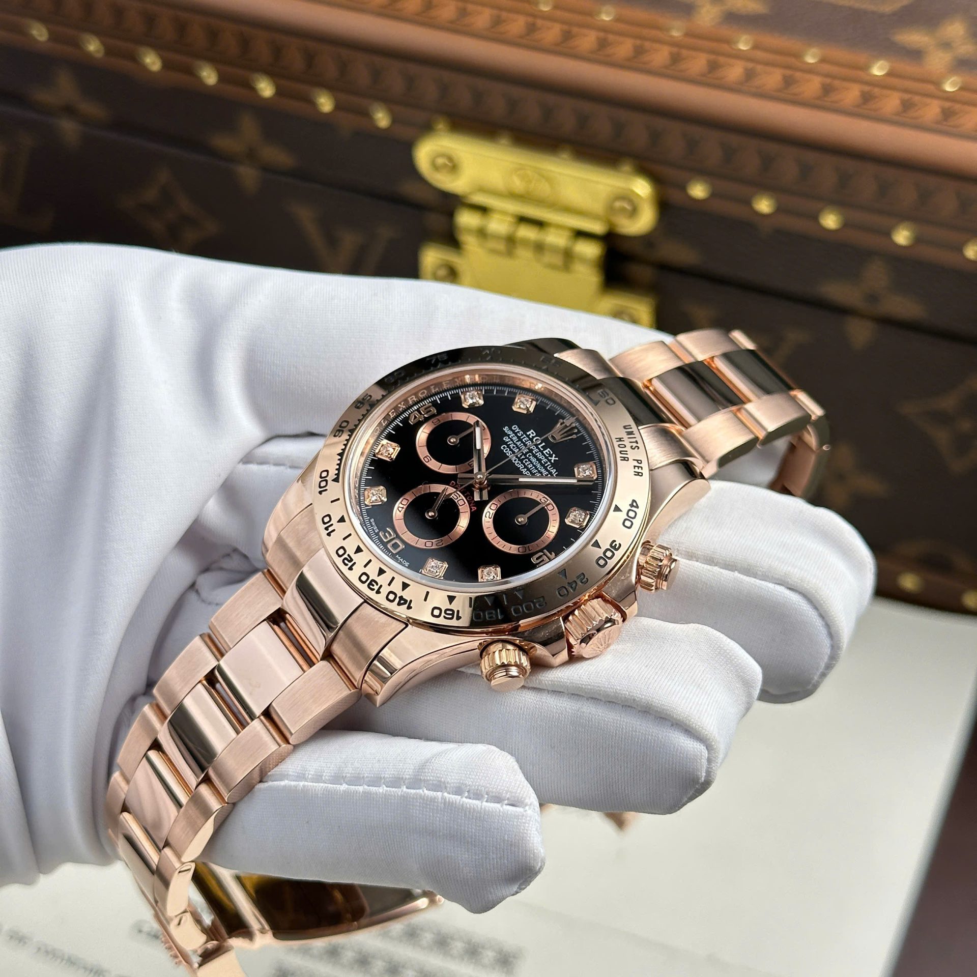 Rolex Cosmograph Daytona Dial Black Custom Gold Wrapped Replica Watch 40mm - Top club