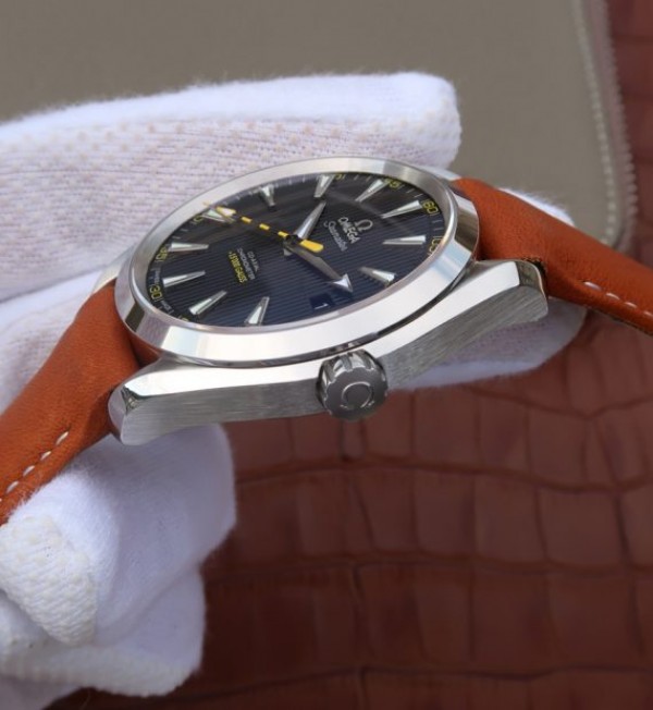 Replica Omega XF Aqua Terra 15,000 Gauss Anti-Magnetic Leather Strap A8500 - Top club